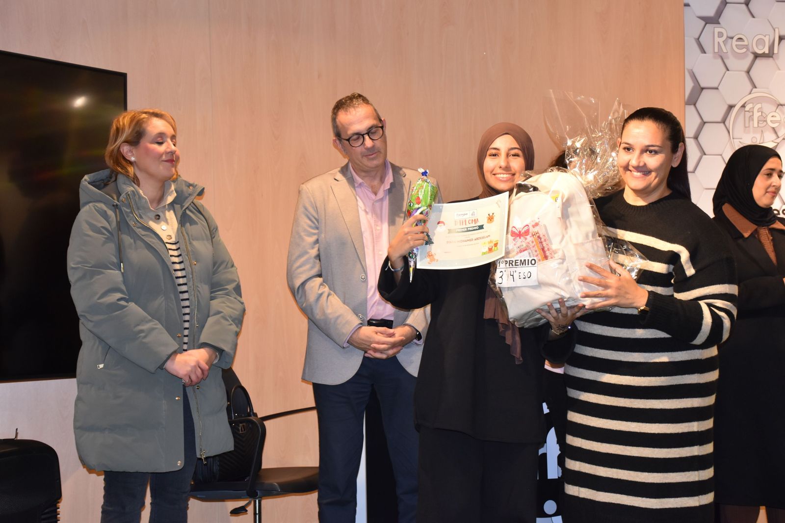 La entrega de premios de la FAMPA por la confección de tarjetas navideñas, en imágenes