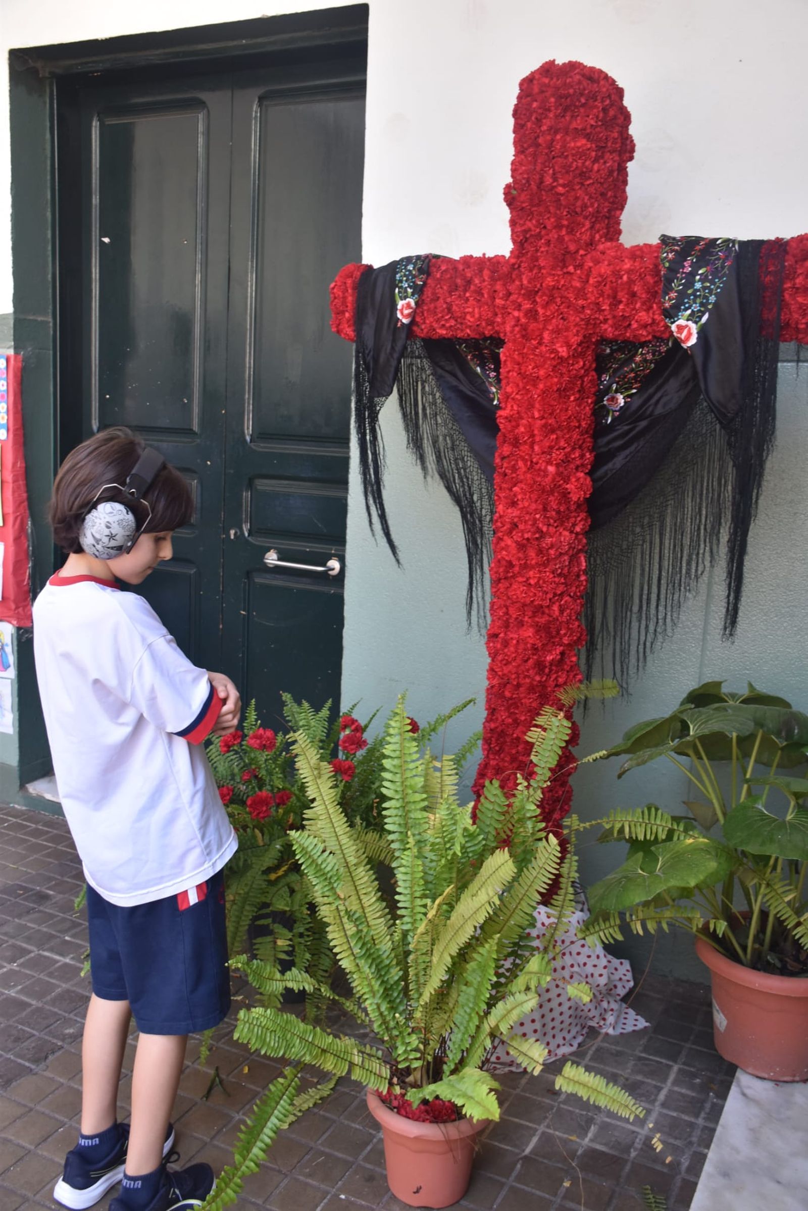 El Colegio de San Agustín disfruta de una feliz jornada solidaria con su Cruz de Mayo