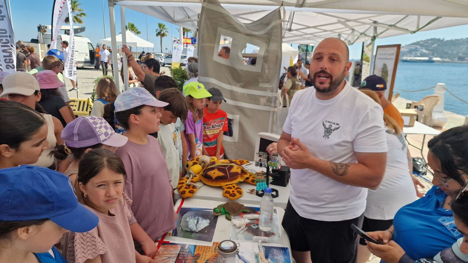 El Muelle España acoge en la jornada de este viernes la Feria del Medio Ambiente