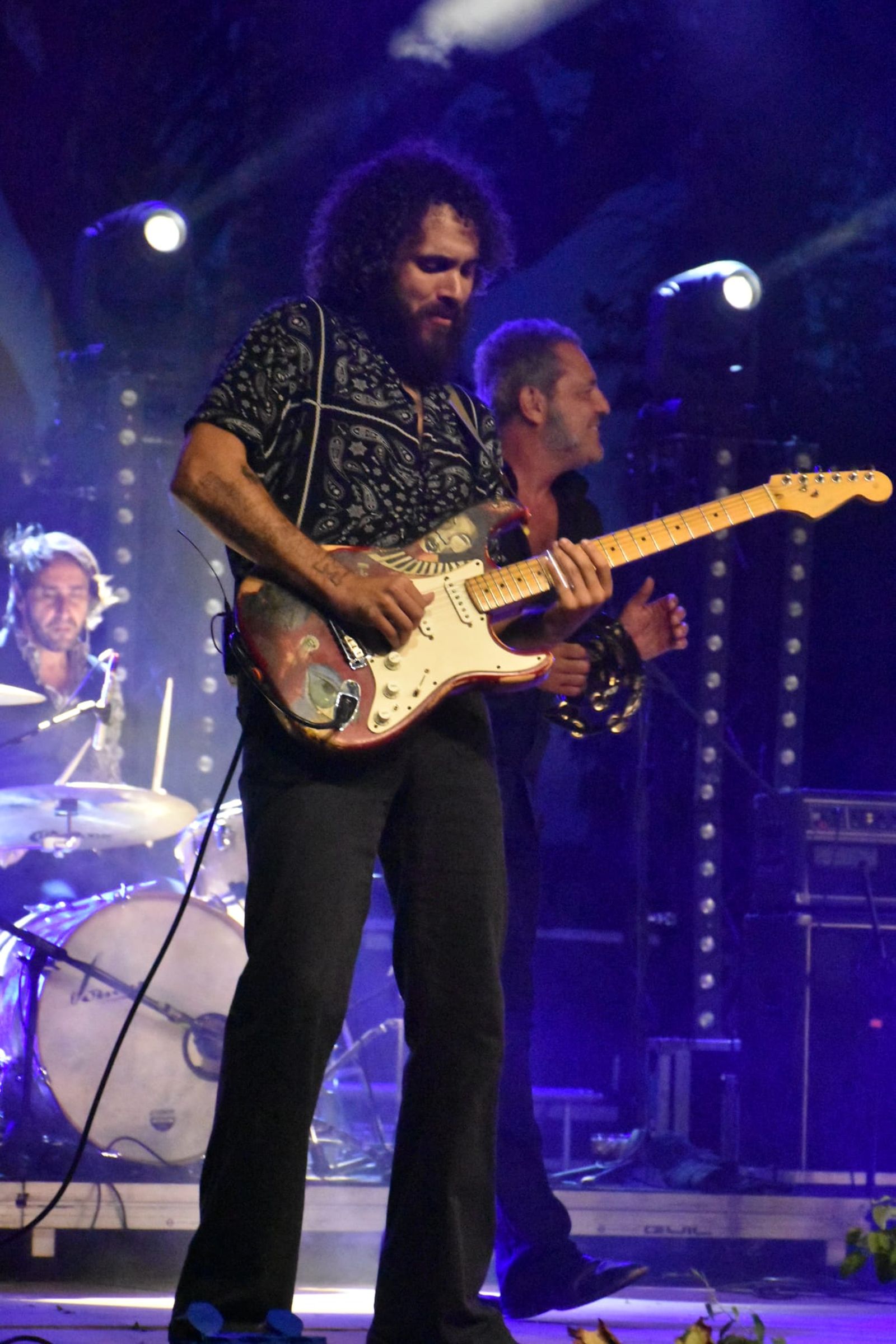 M-Clan convierte Ceuta en un enorme escenario de rock con una noche para el recuerdo