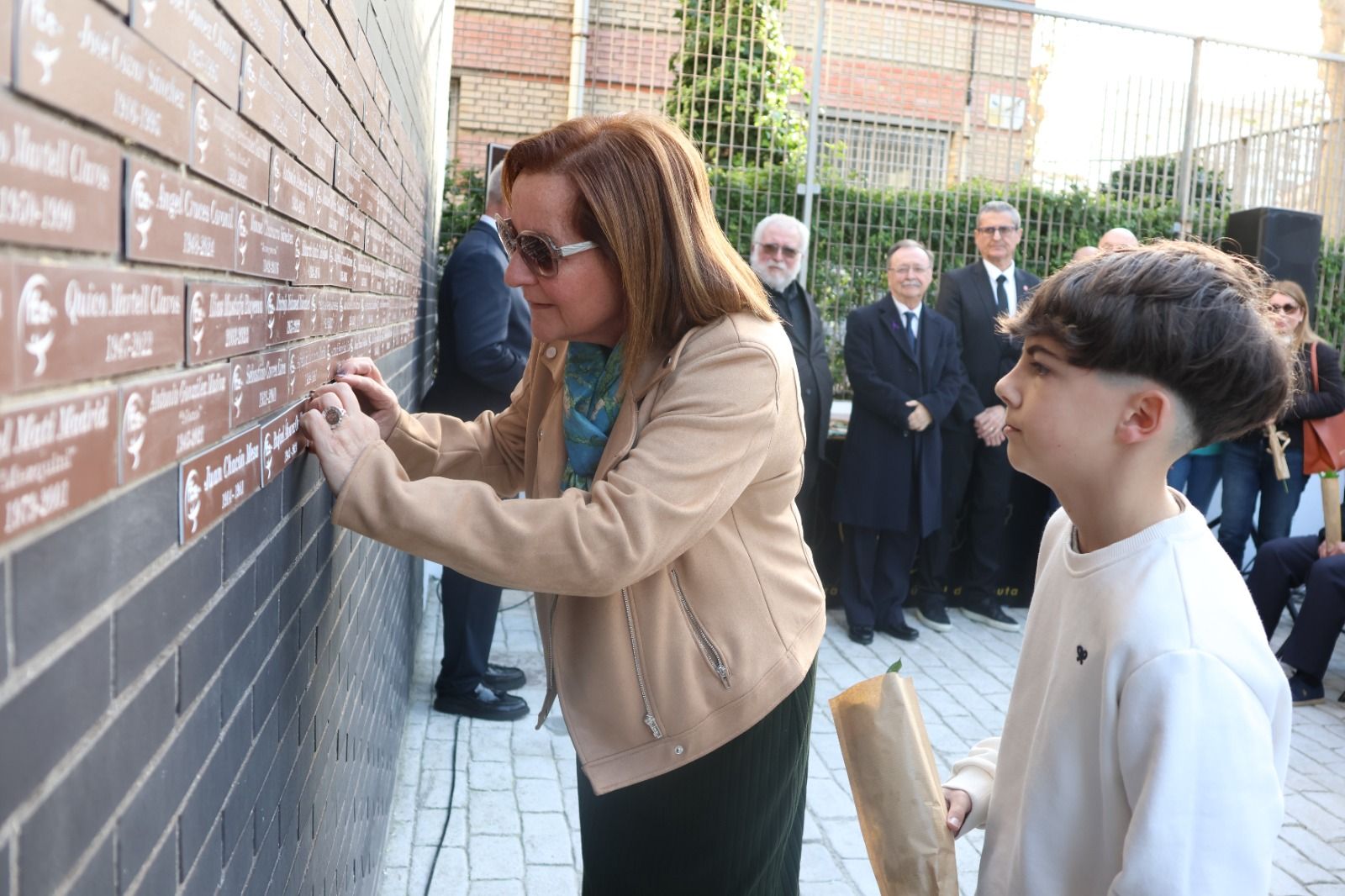 Sentido homenaje de la RFFCE a personas que dejaron huellas en el fútbol