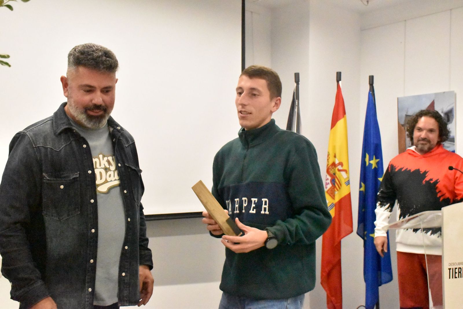 La FDMEC cierra la temporada con un homenaje y un acuerdo histórico con la Legión