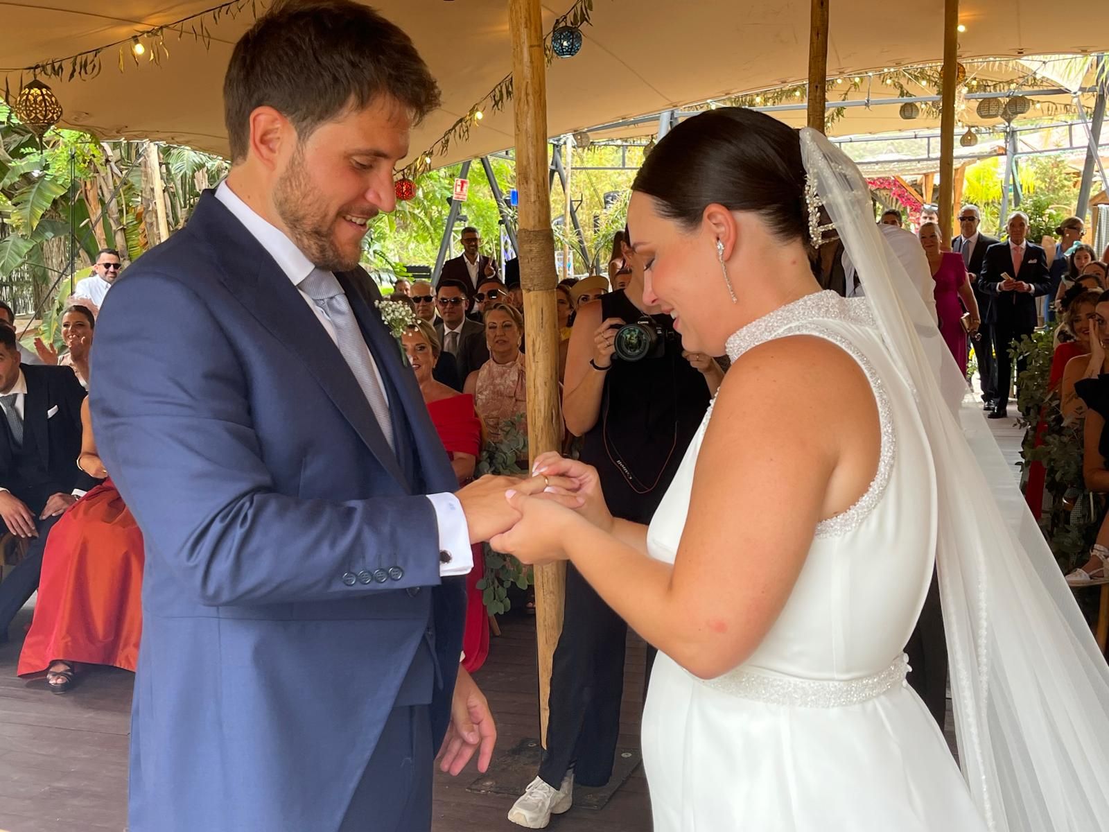 Santi y María sellan su amor en ‘El Sarao’