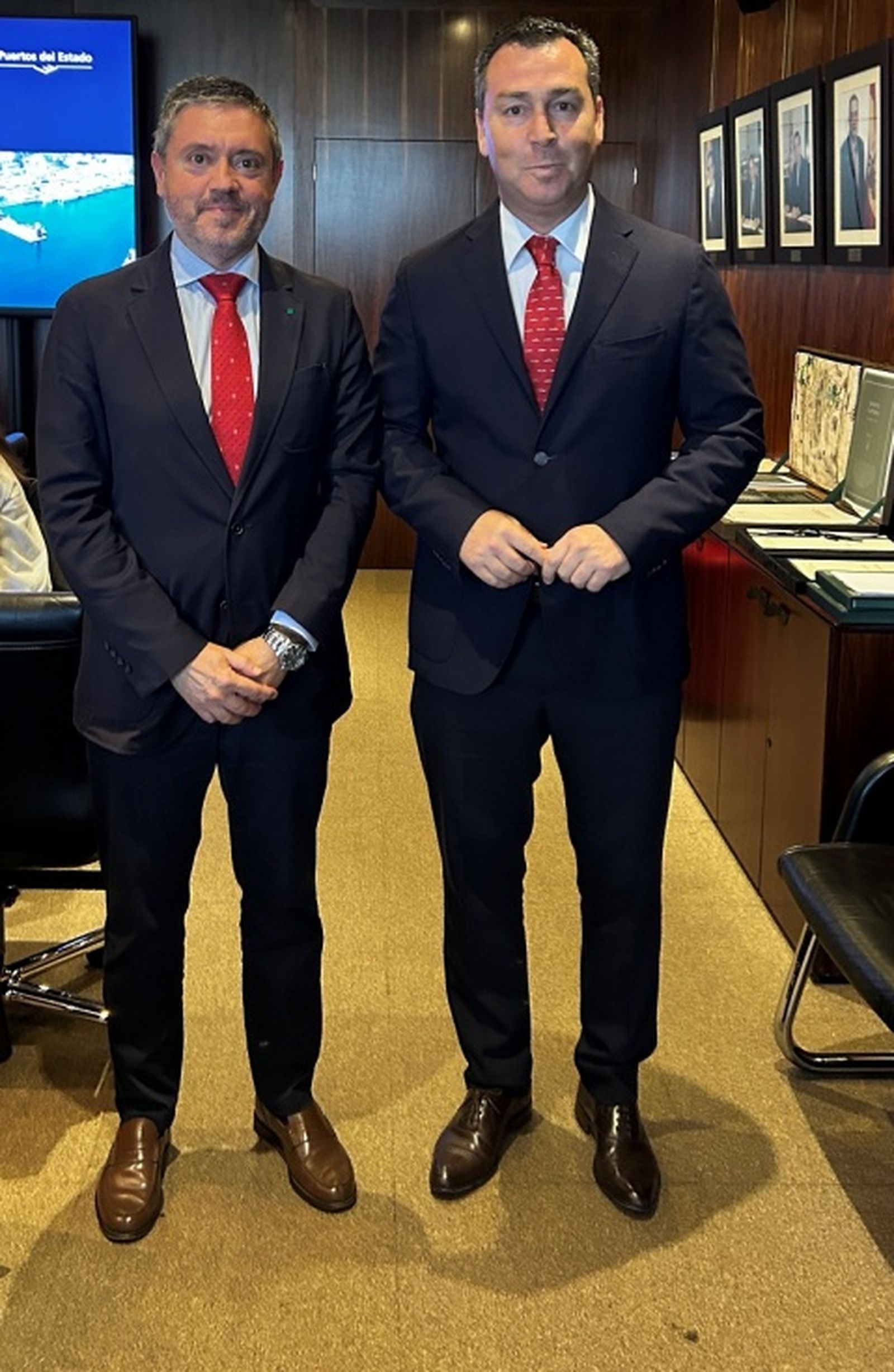 El presidente de la Autoridad Portuaria de Ceuta, Juan Manuel Doncel, junto al presidente de Puertos del Estado, Gustavo Santana. / FOTO CEDIDA