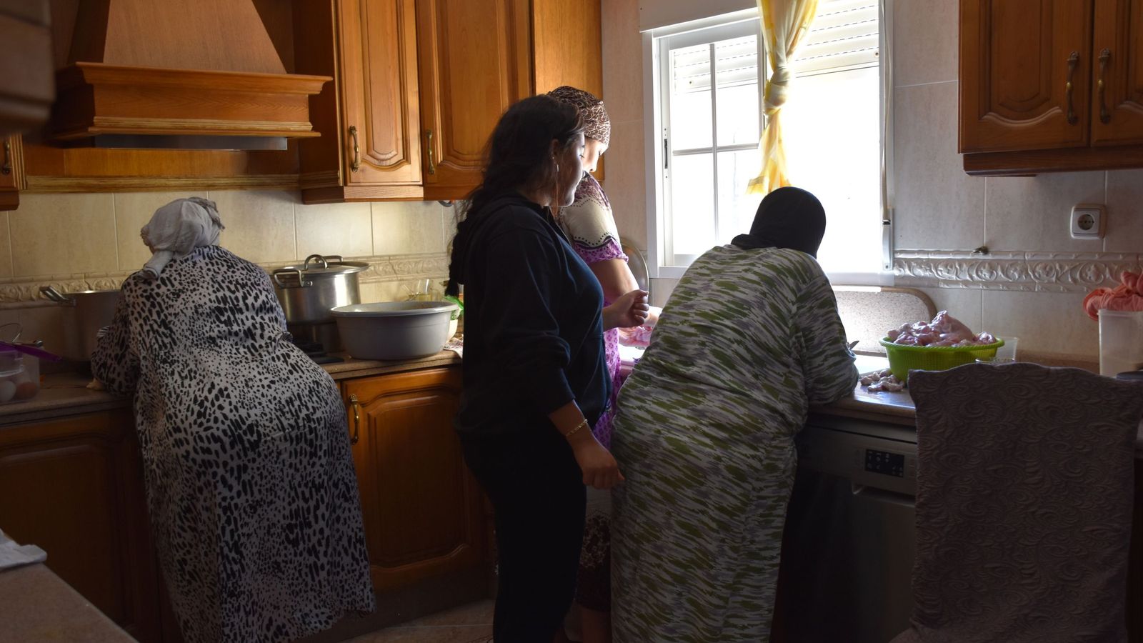 Las voluntarias que cocinan en la casa de Sabah Hamed