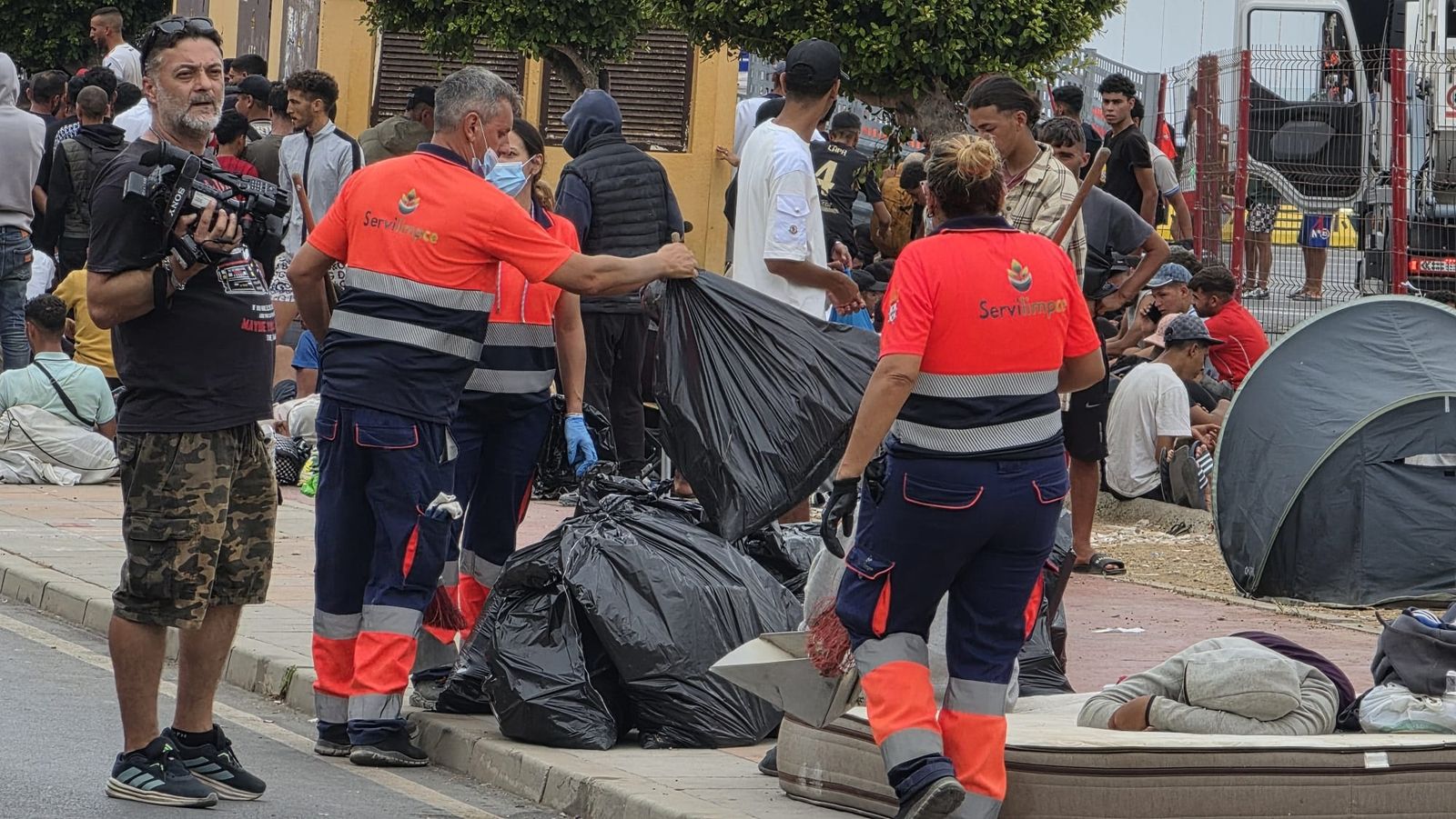 Servilimpce recoge 25 toneladas más de basura al día tras la invasión