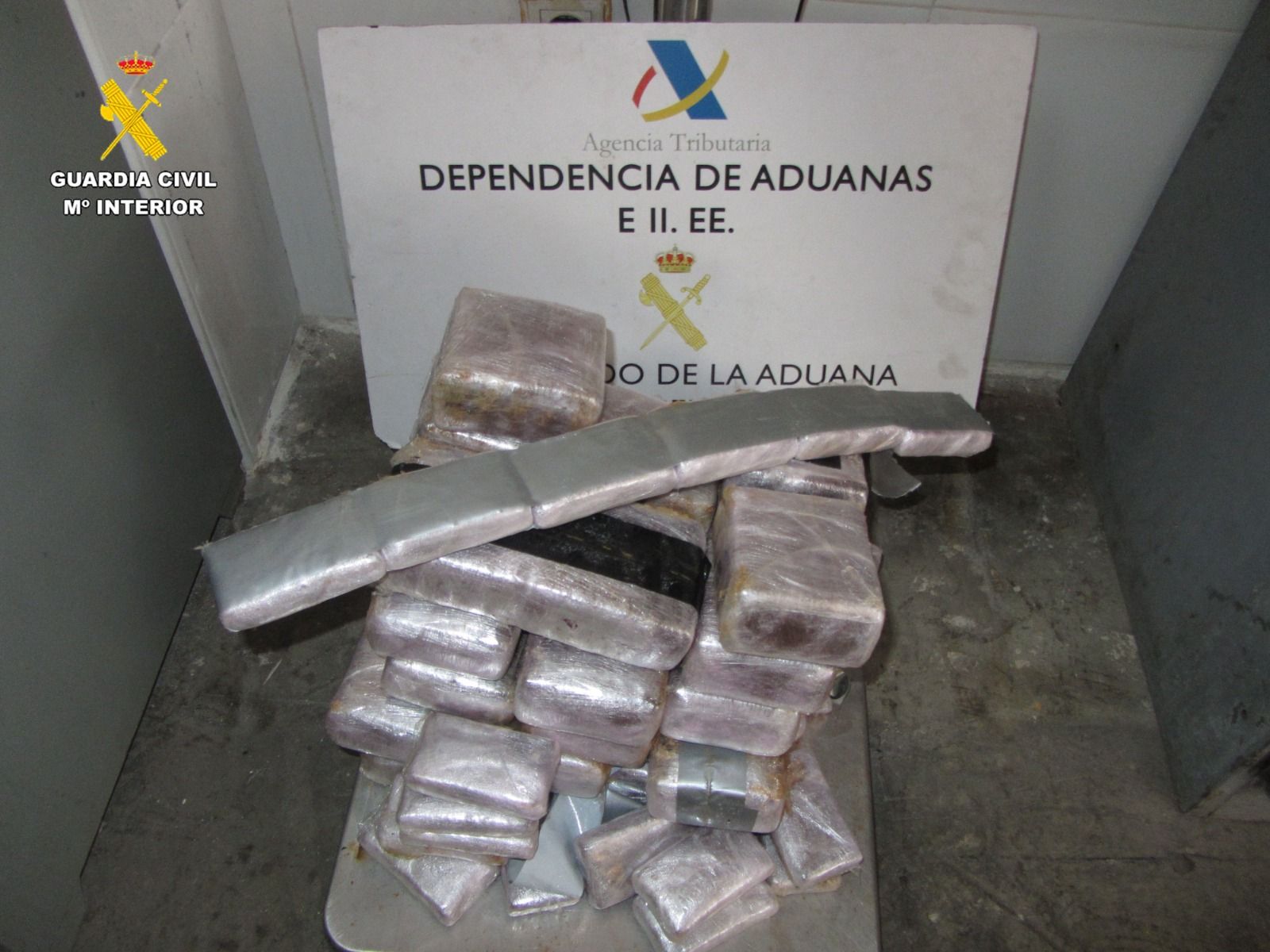 Fotografías de las dos últimas incautaciones de la Guardia Civil en el Puerto