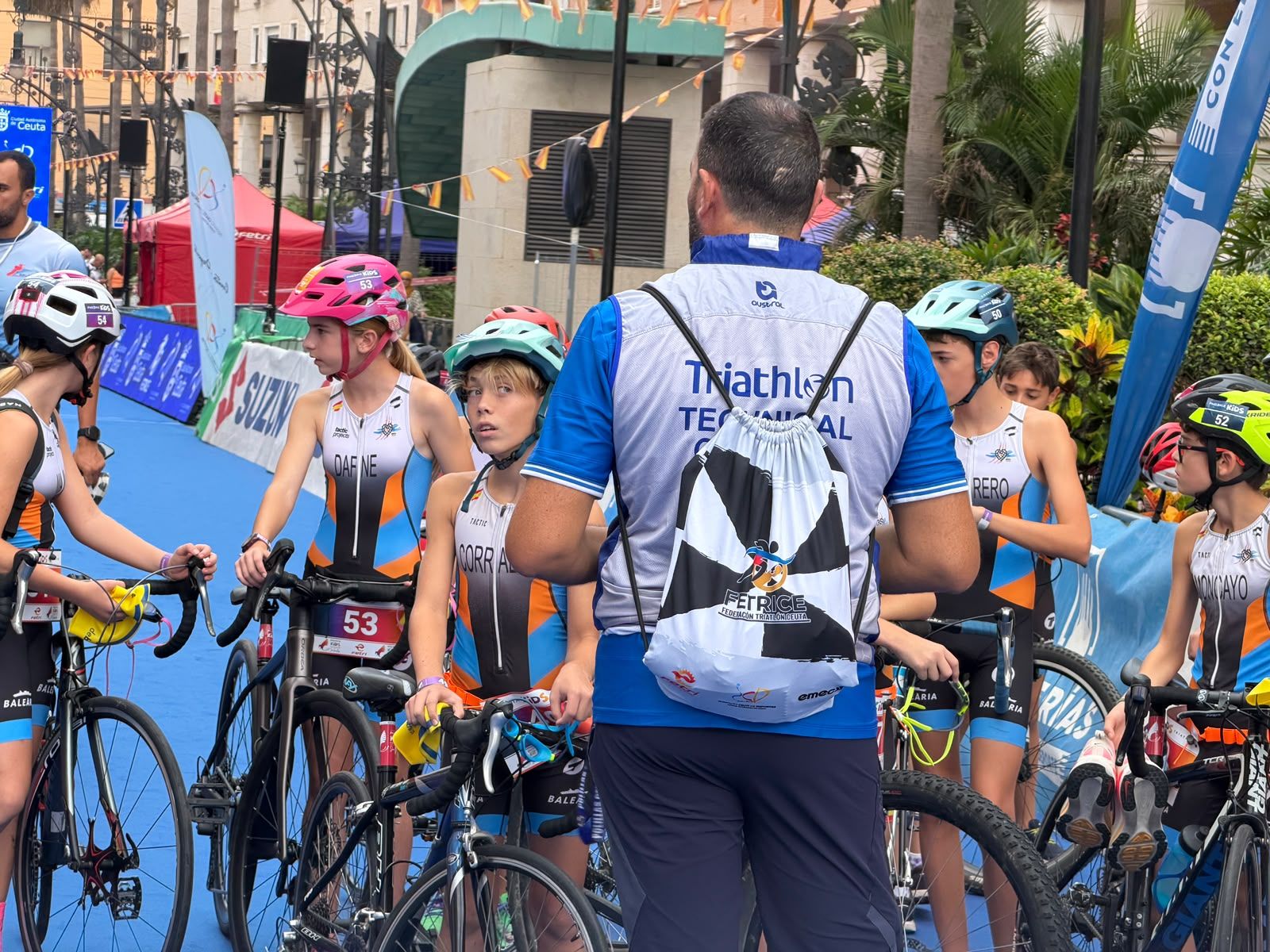 Los aficionados al triatlón en Ceuta se reúnen para participar en el Acuatlón Popular 'Juan Mur' y en la Phoenix Kids Triathlon