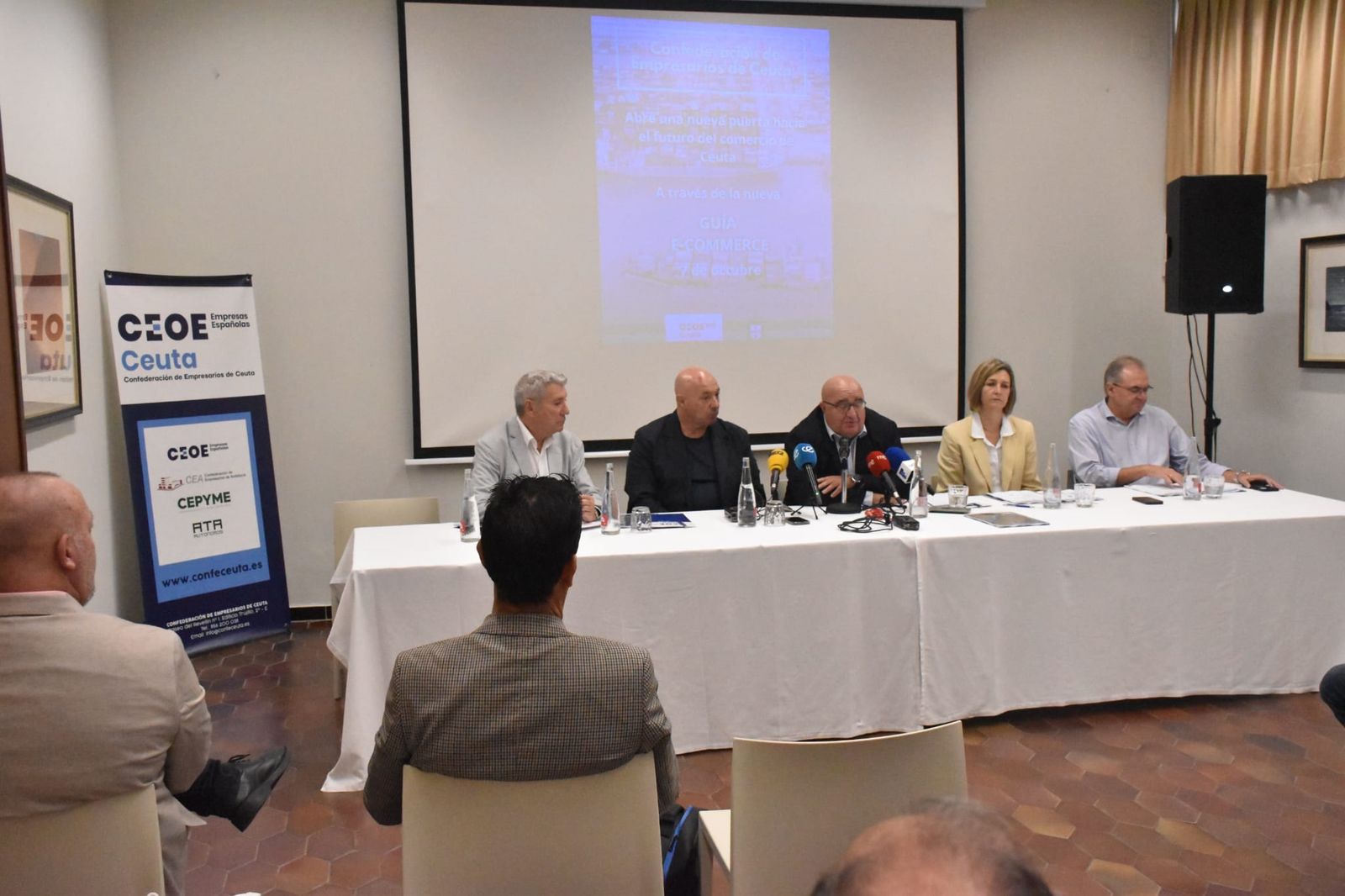 Un momento del acto de presentación de la guía celebrado este martes
