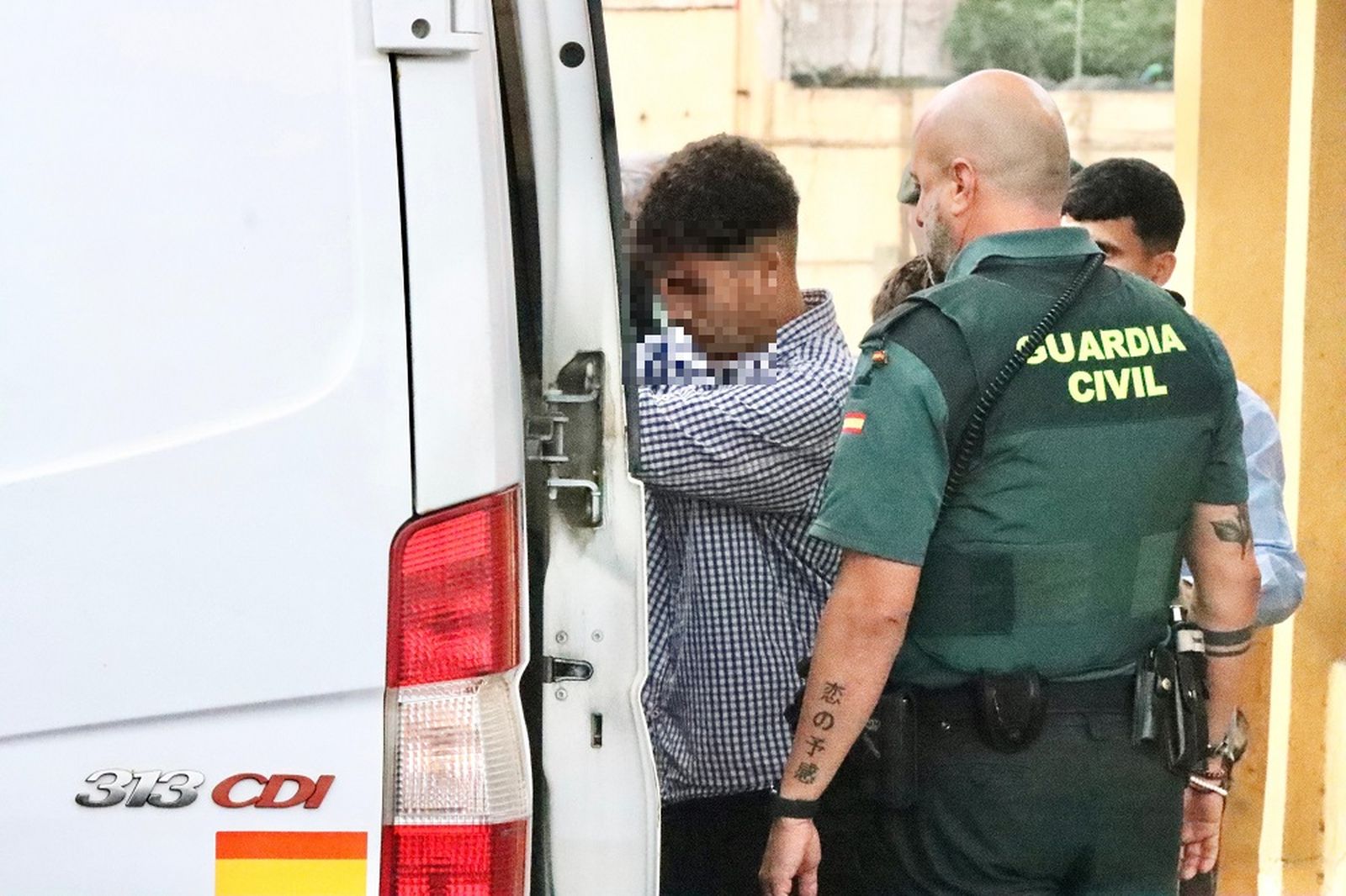 FOTOGALERÍA | Agentes de la Guardia Civil actúan contra el tráfico de migrantes en varios puntos de Ceuta