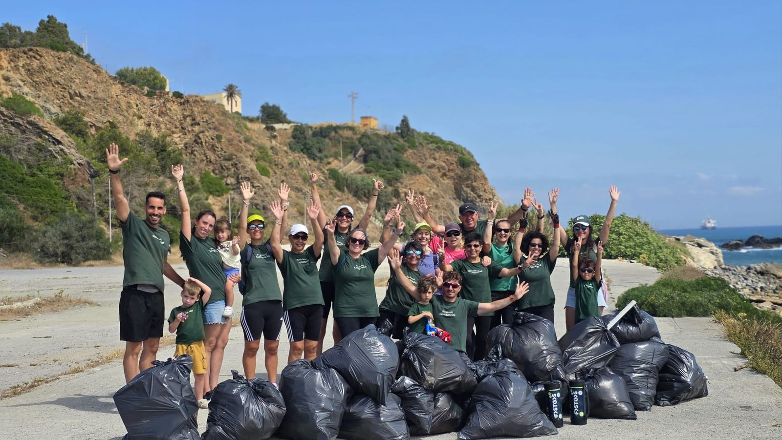 Ceuta sin Plástico retira más de 100 kilos de residuos en una nueva acción ambiental