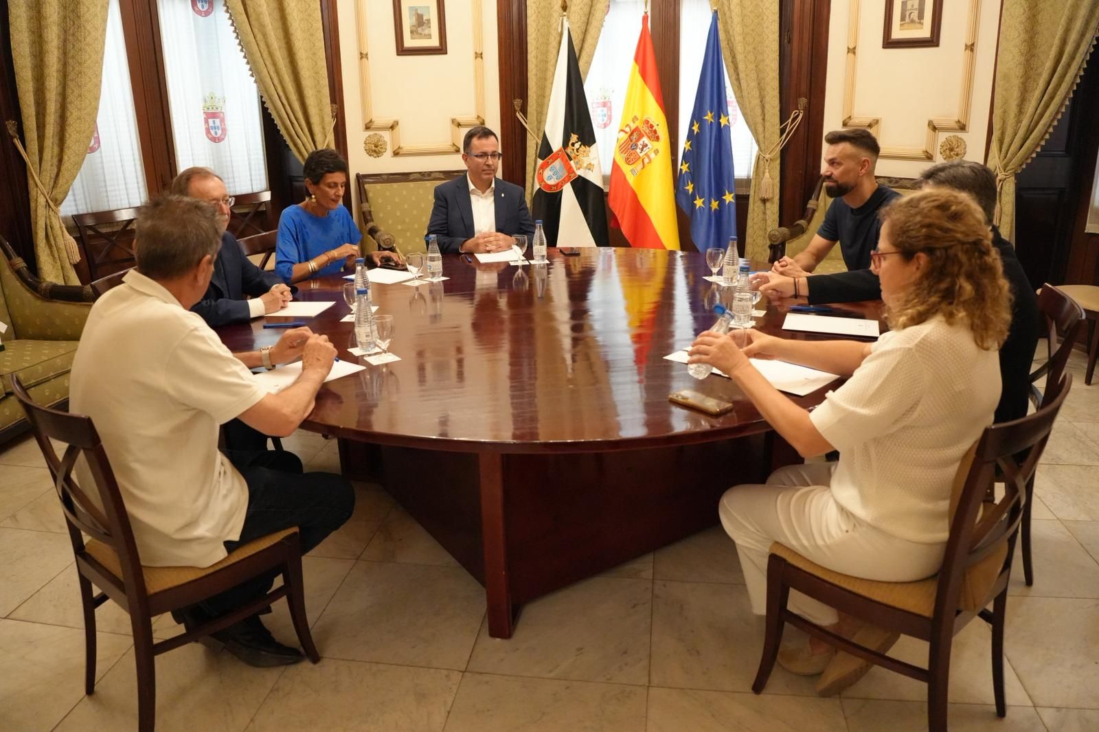 Encuentro entre Juan Vivas y Mikel Arana en Ceuta previo a Bet on Ceuta, sobre regulación del juego online y su papel en la diversificación económica