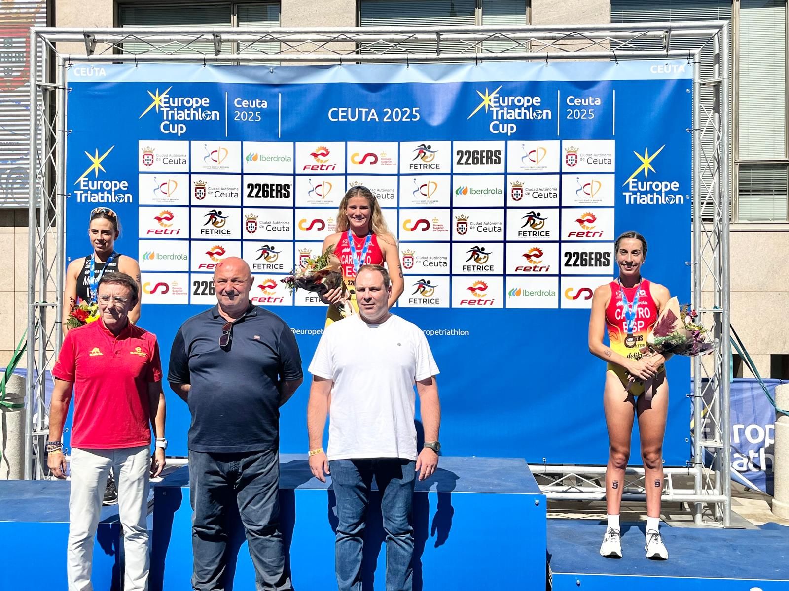 Suenan los himnos de España y Francia en la 'Copa de Europa' de Triatlón