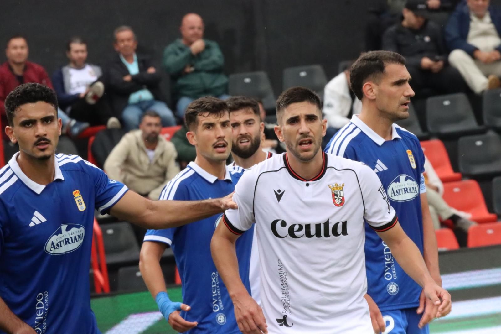 Las mejores imágenes del AD Ceuta - Real Oviedo