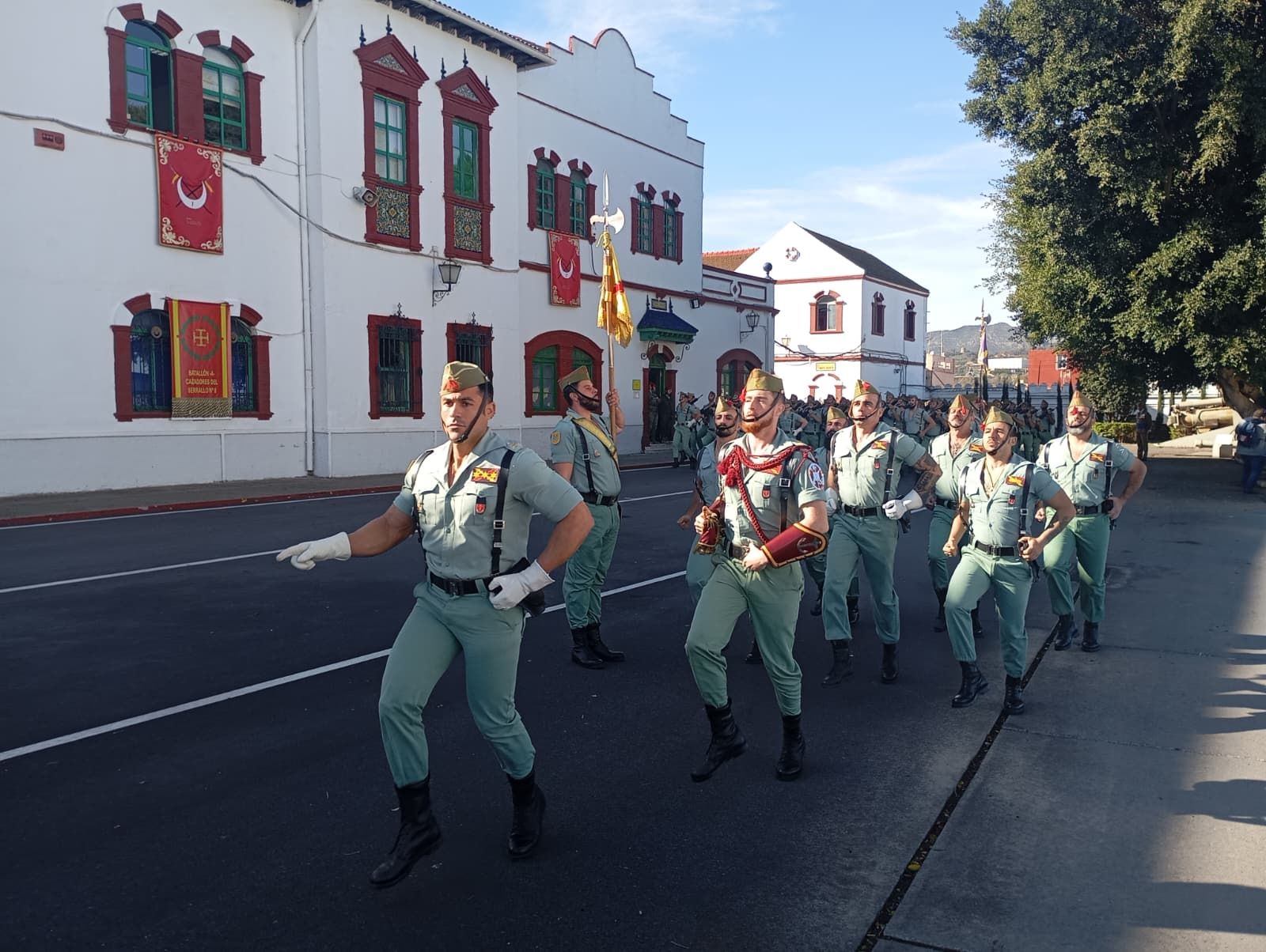 Regulares se viste de gala en honor de la Patrona de Infantería