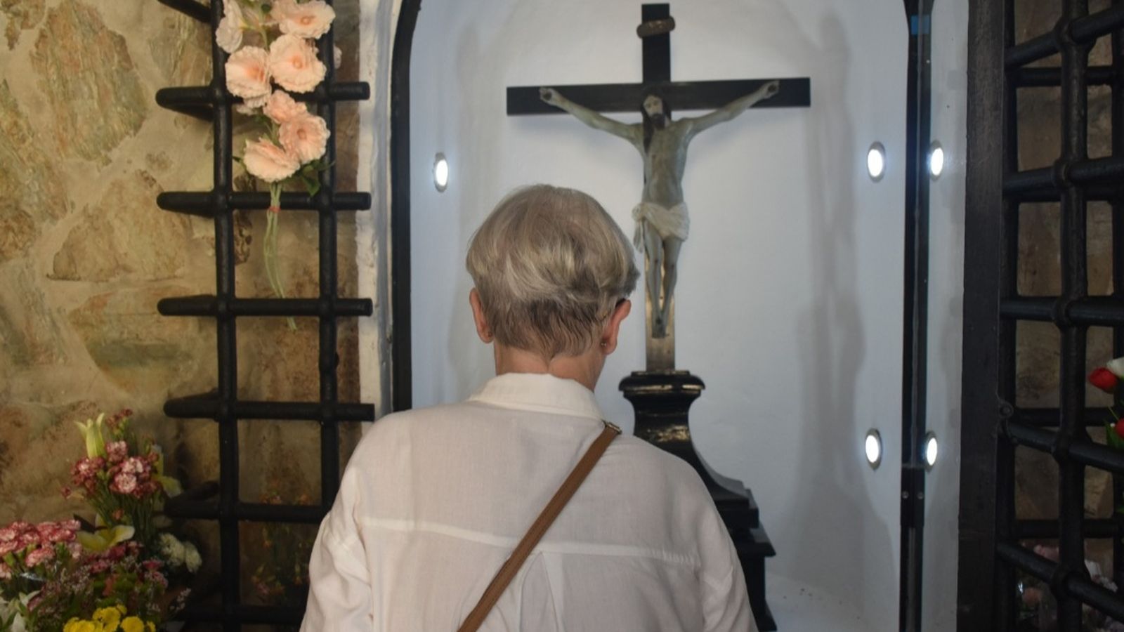 El Cristo del Puente es despedido con fe y respeto por su feligresía