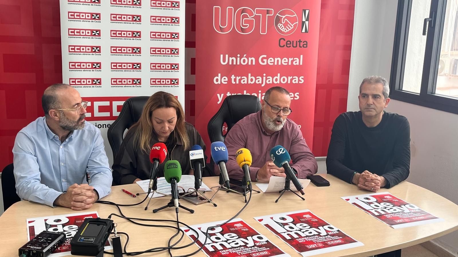 Aparicio y Lara, junto a otros sindicalistas, durante la rueda de prensa conjunta ofrecida este lunes