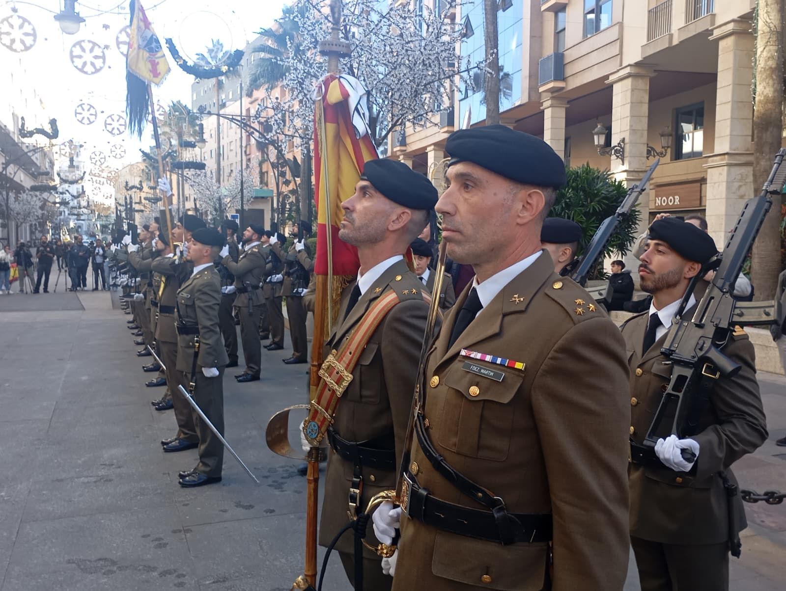 Así ha sido la imposición de la Medalla de Plata de la Ciudad a Caballería