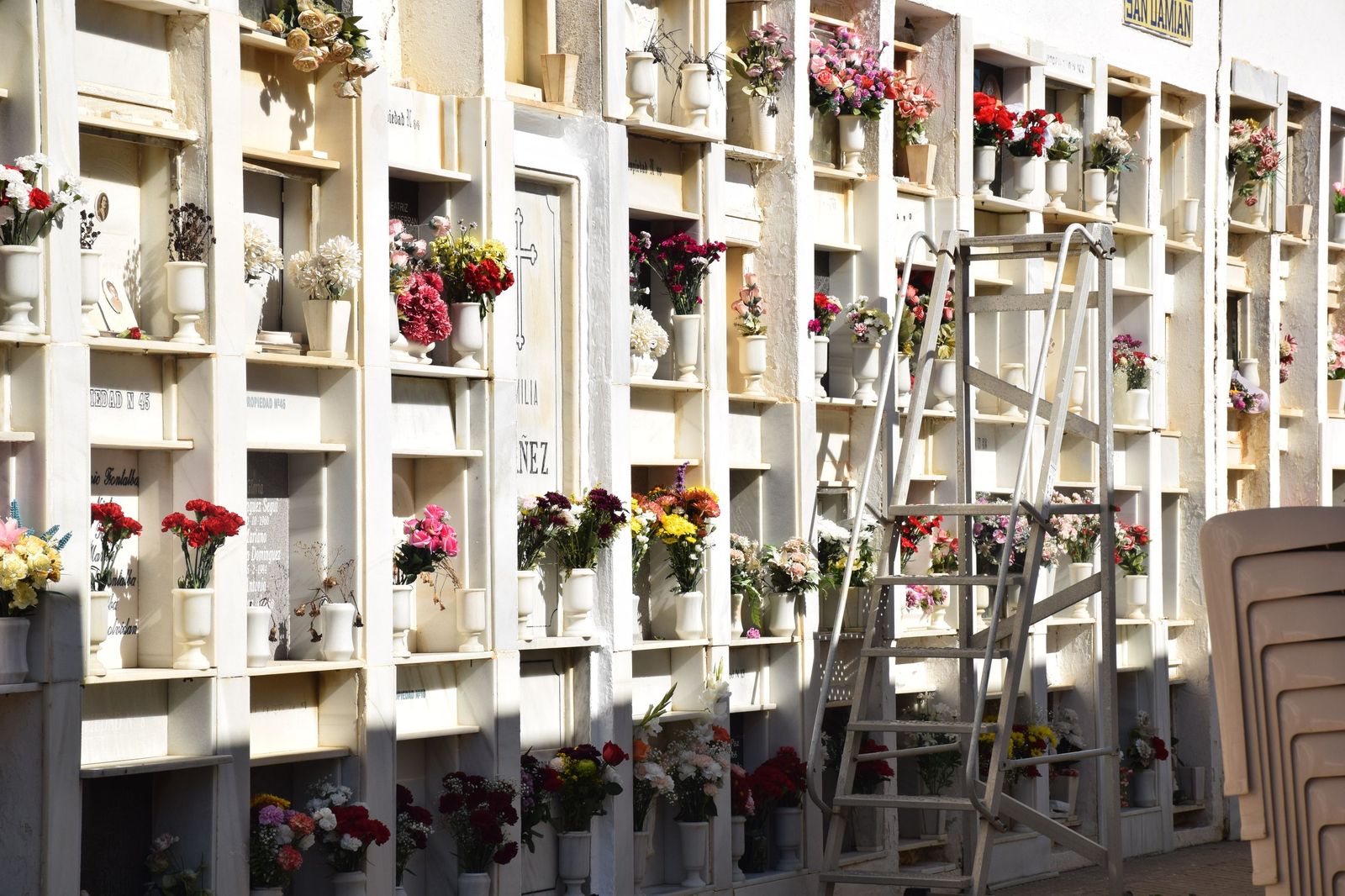 Un recuerdo institucional en el Día de Difuntos para quienes faltan