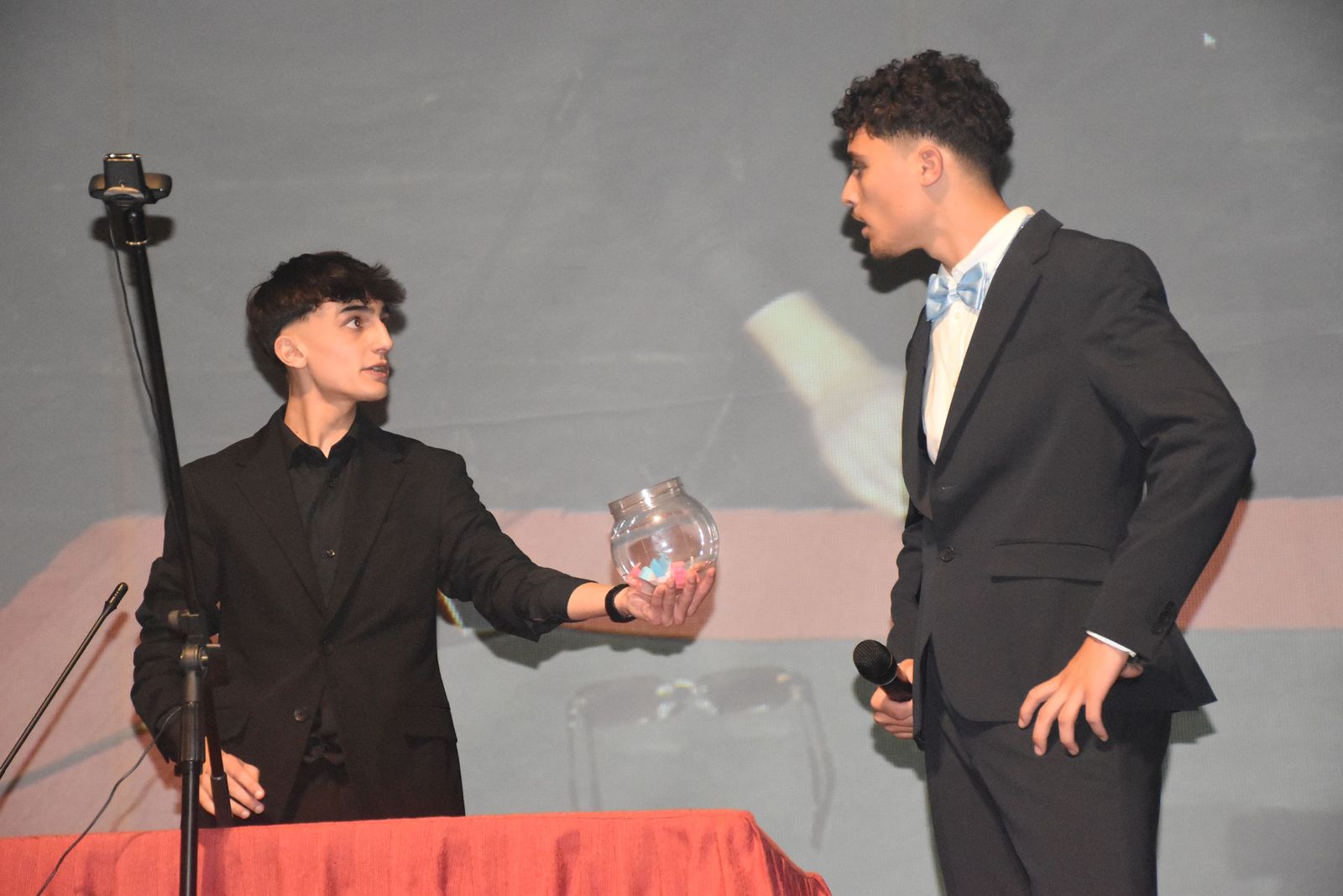 La promoción de Bachillerato del Siete Colinas “no quiere acabar el curso”, pero ya se ha graduado