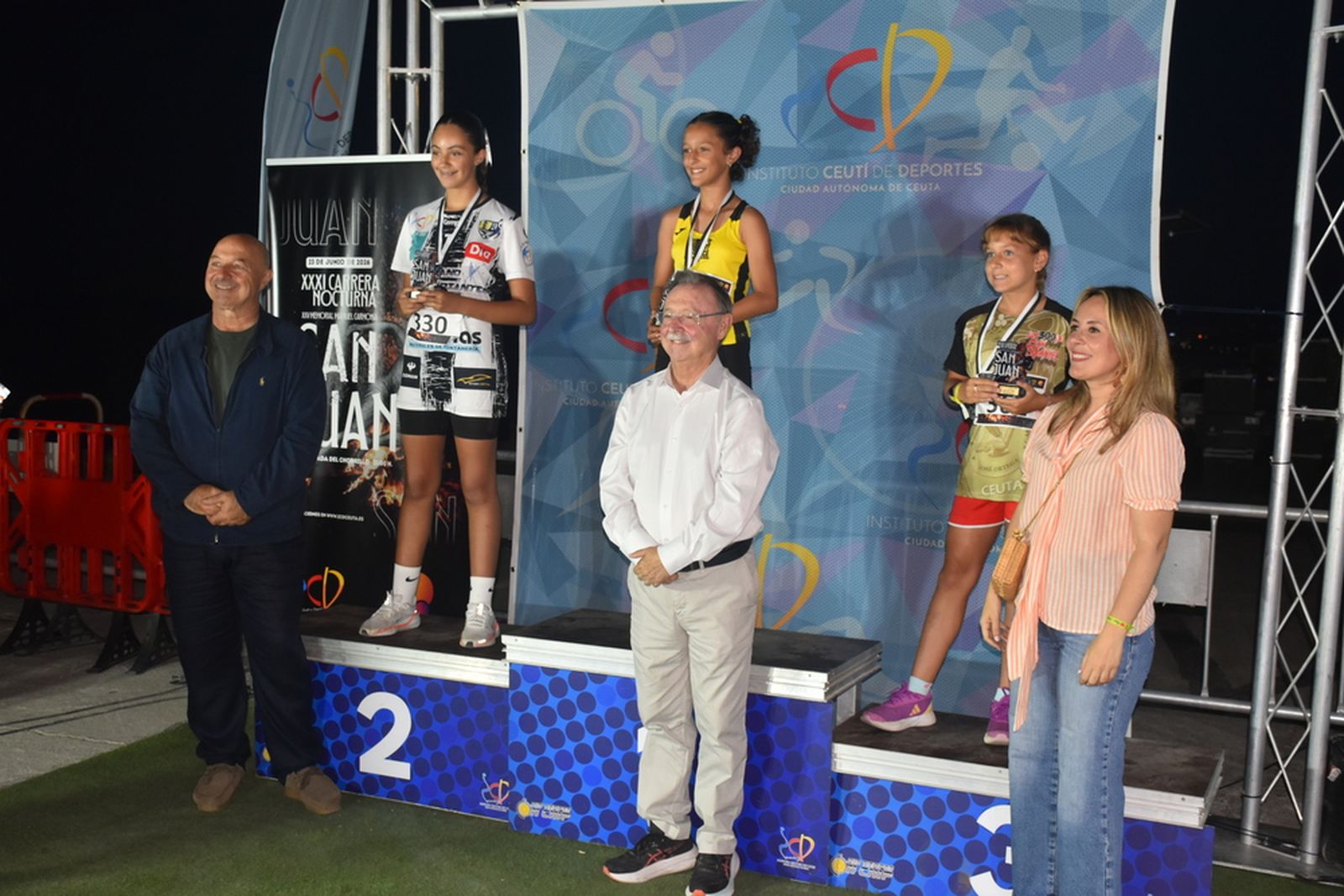 “Bily” y Elena López, reyes de la XXXI carrera popular de San Juan