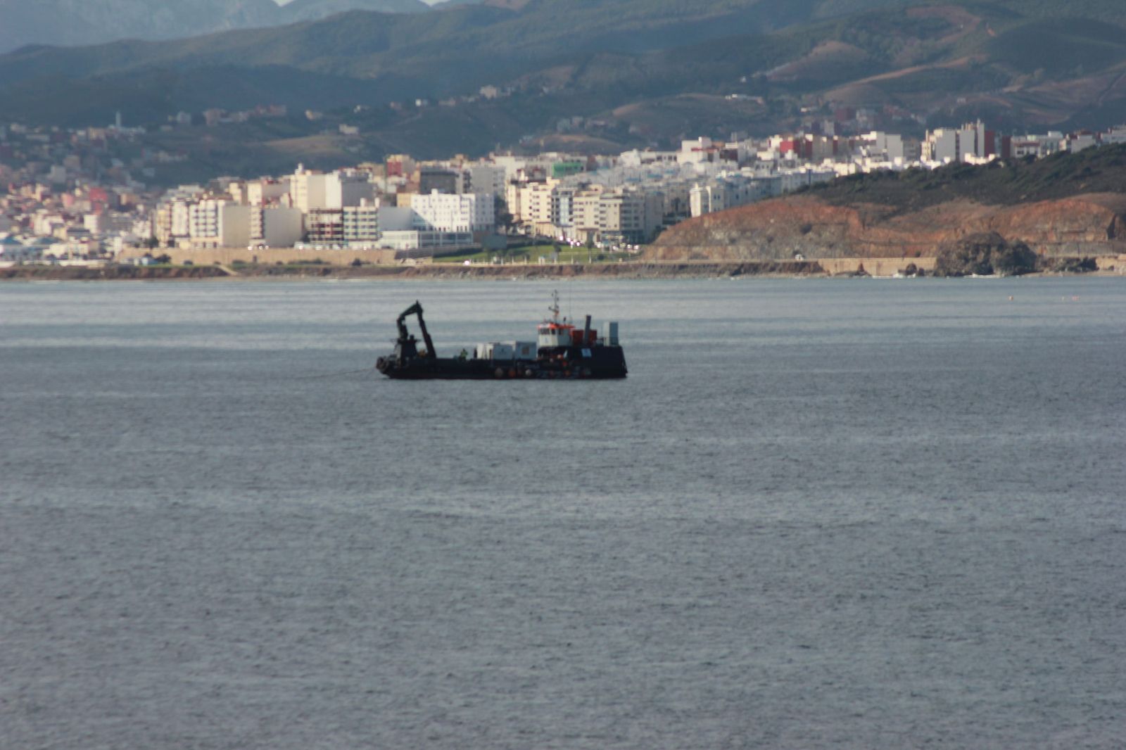 El barco cablero Giulio Verne