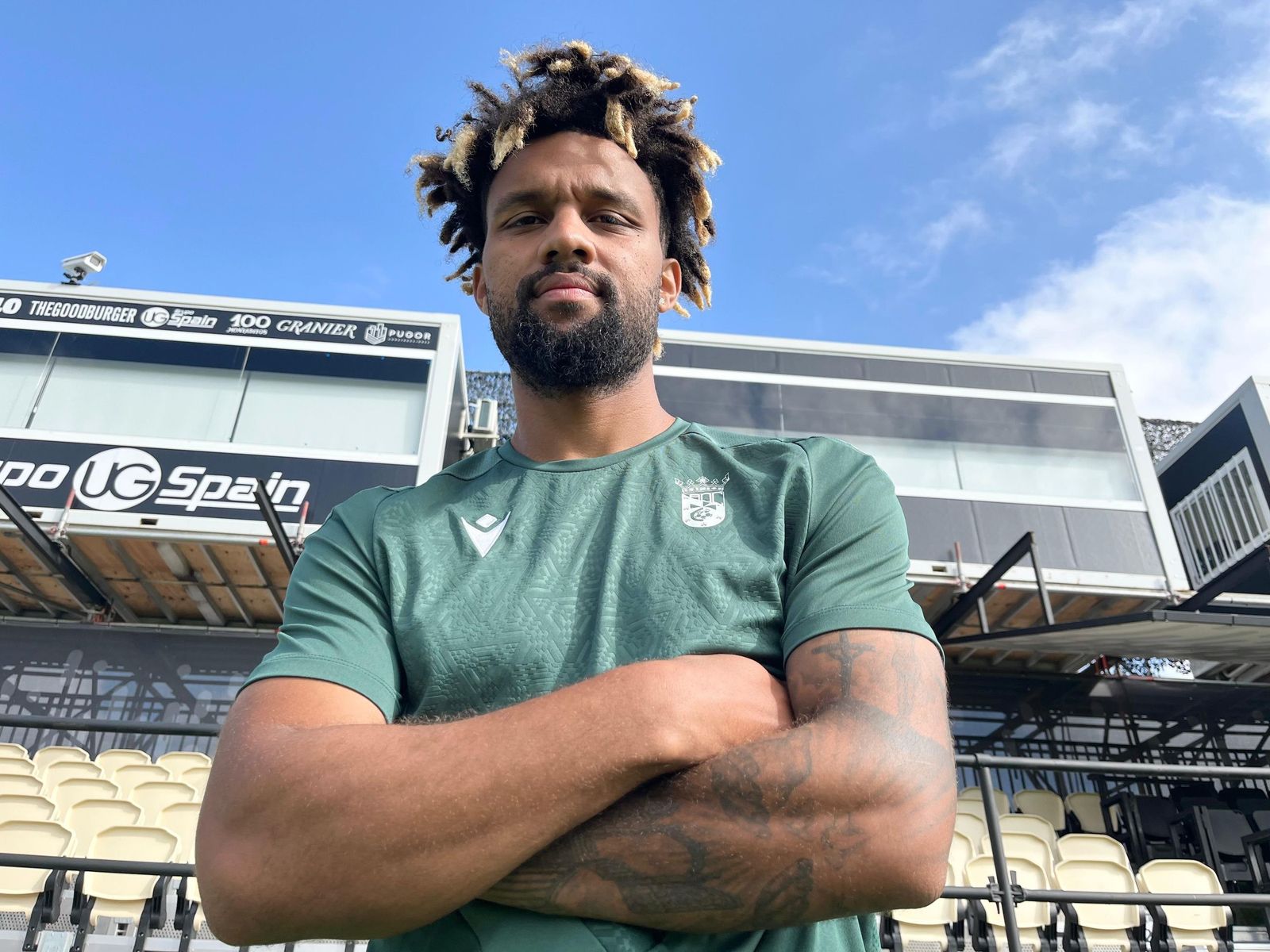 El extremo estadounidense y exjugador del Barcelona y Olympique de Marsella, Konrad de la Fuente, confía en que el Ceuta “puede llegar lejos si mantiene su regularidad”