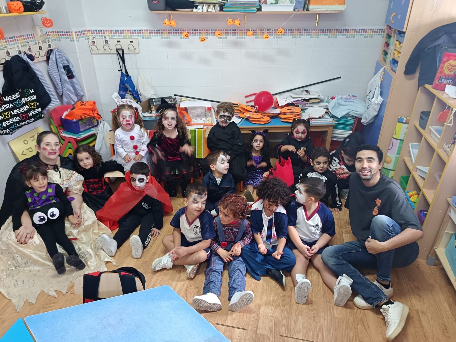 FOTOGALERÍA | Sustos, risas y mucha magia: el CEIP Severo Ochoa celebra un Halloween de miedo FOTOGALERÍA | Sustos, risas y mucha magia: el CEIP Severo Ochoa celebra un Halloween de miedo