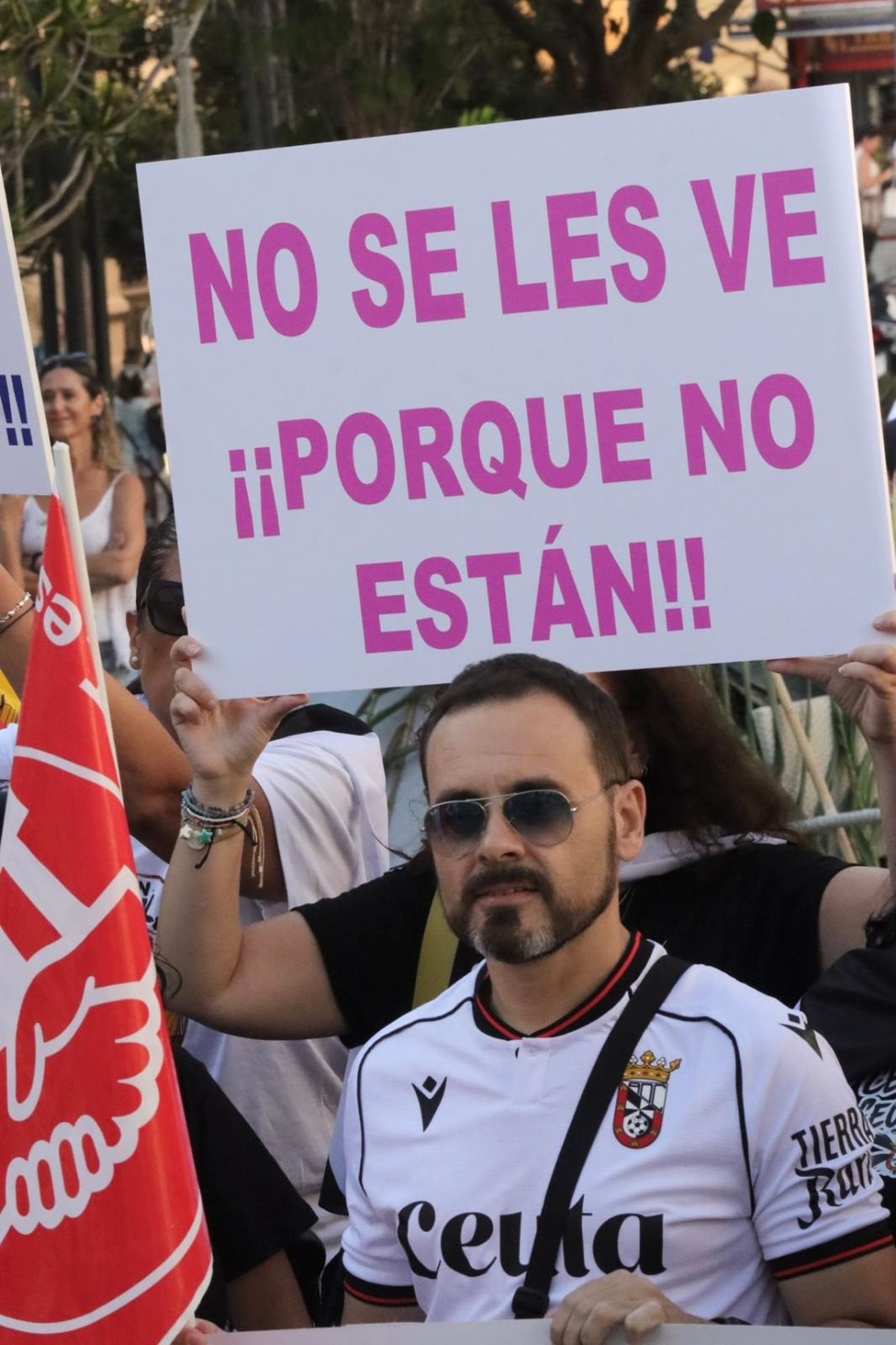 Los docentes de Ceuta dicen "basta" y llevan a la calle su exigencia de seguridad