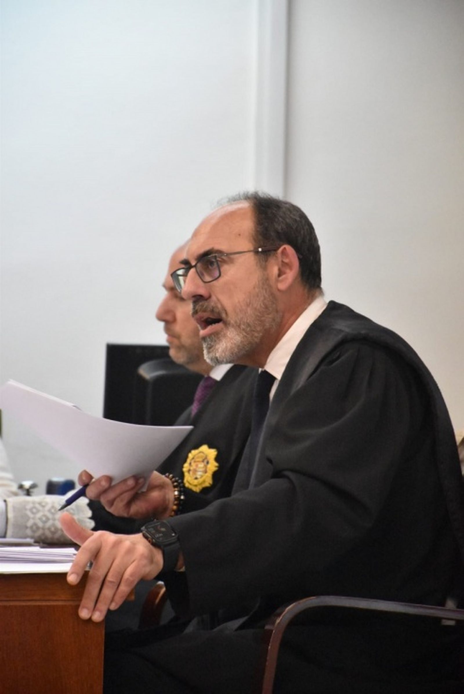 El abogado de la acusación particular y el fiscal. / FOTO NICOL'S