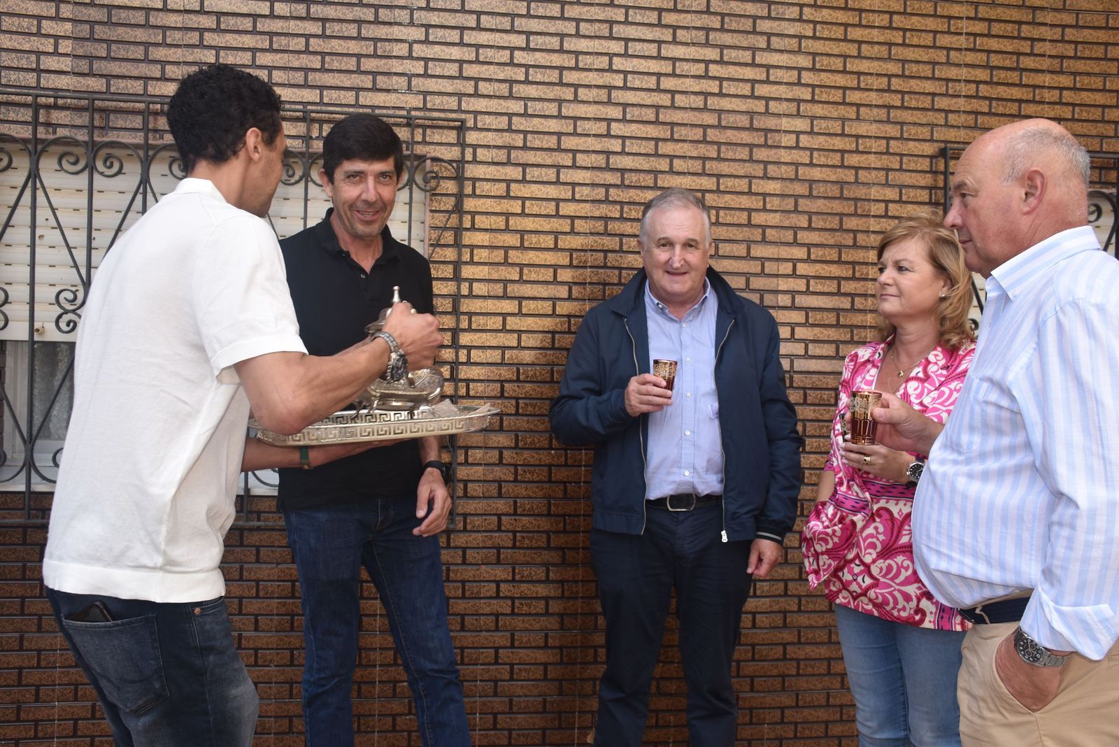 Así ha sido la visita de Benzina y Vivas al matadero de Hadú