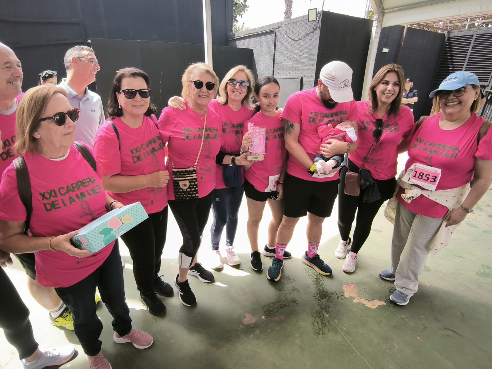 Ceuta se viste de rosa para abrazarse a la vida