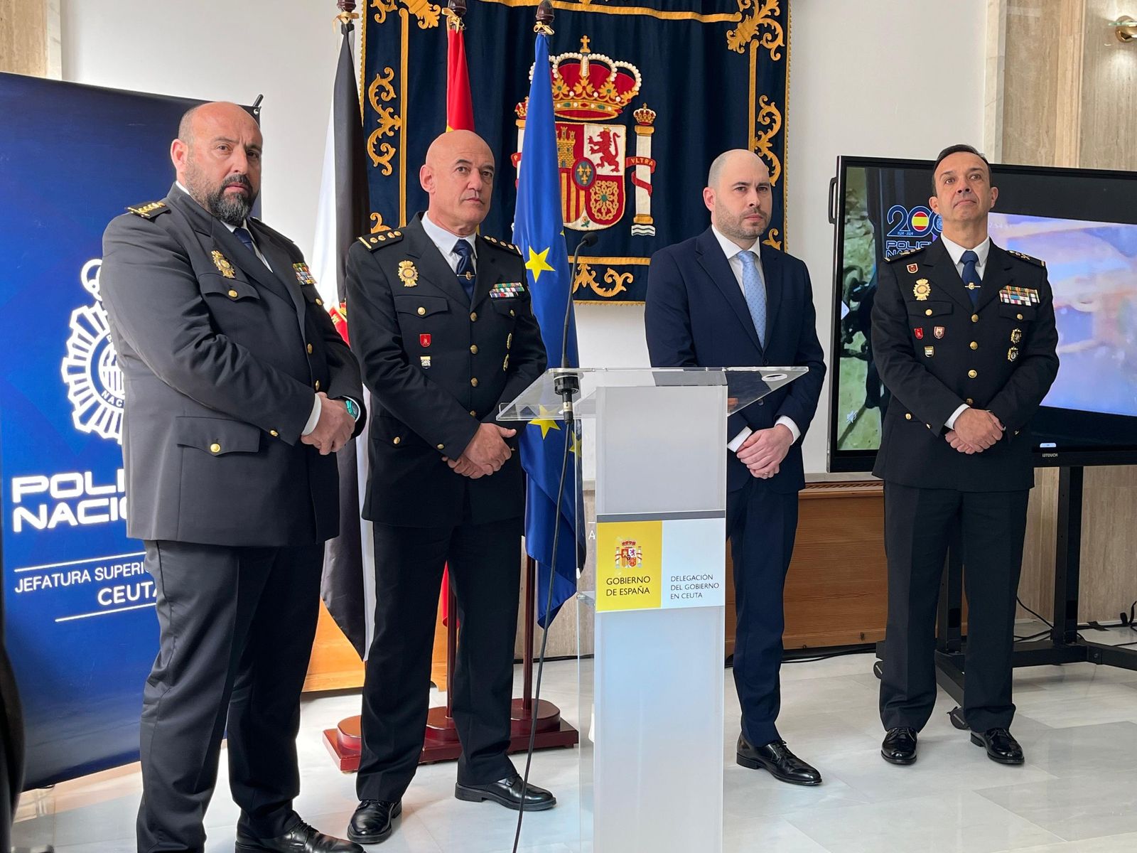 El jefe de la UDYCO, el el jefe regional de operaciones de la Jefatura Superior de Policía de Ceuta, el delegado del Gobierno y el jefe superior de la Policía Nacional en la ciudad.