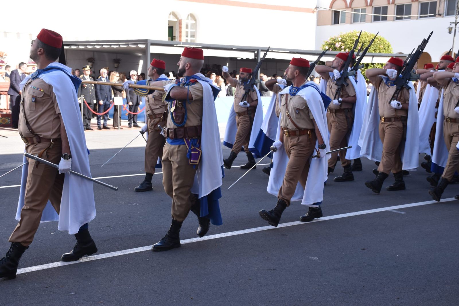 Regulares se viste de gala en honor de la Patrona de Infantería