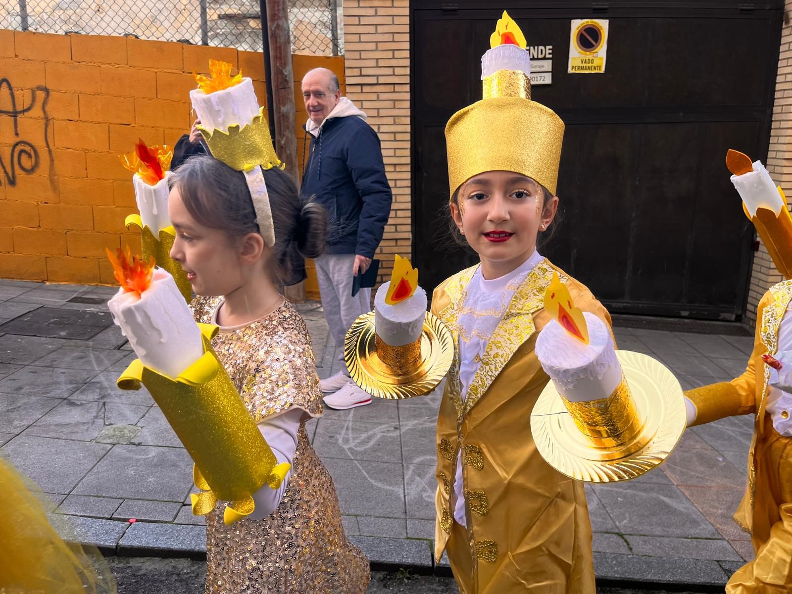 El 'Beatriz de Silva' protagoniza un pasacalles de cuento