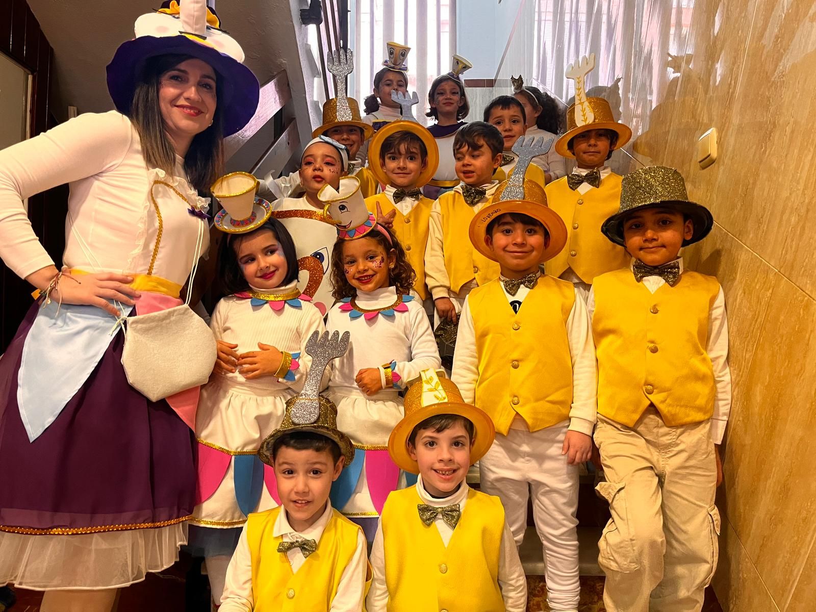 El 'Beatriz de Silva' protagoniza un pasacalles de cuento