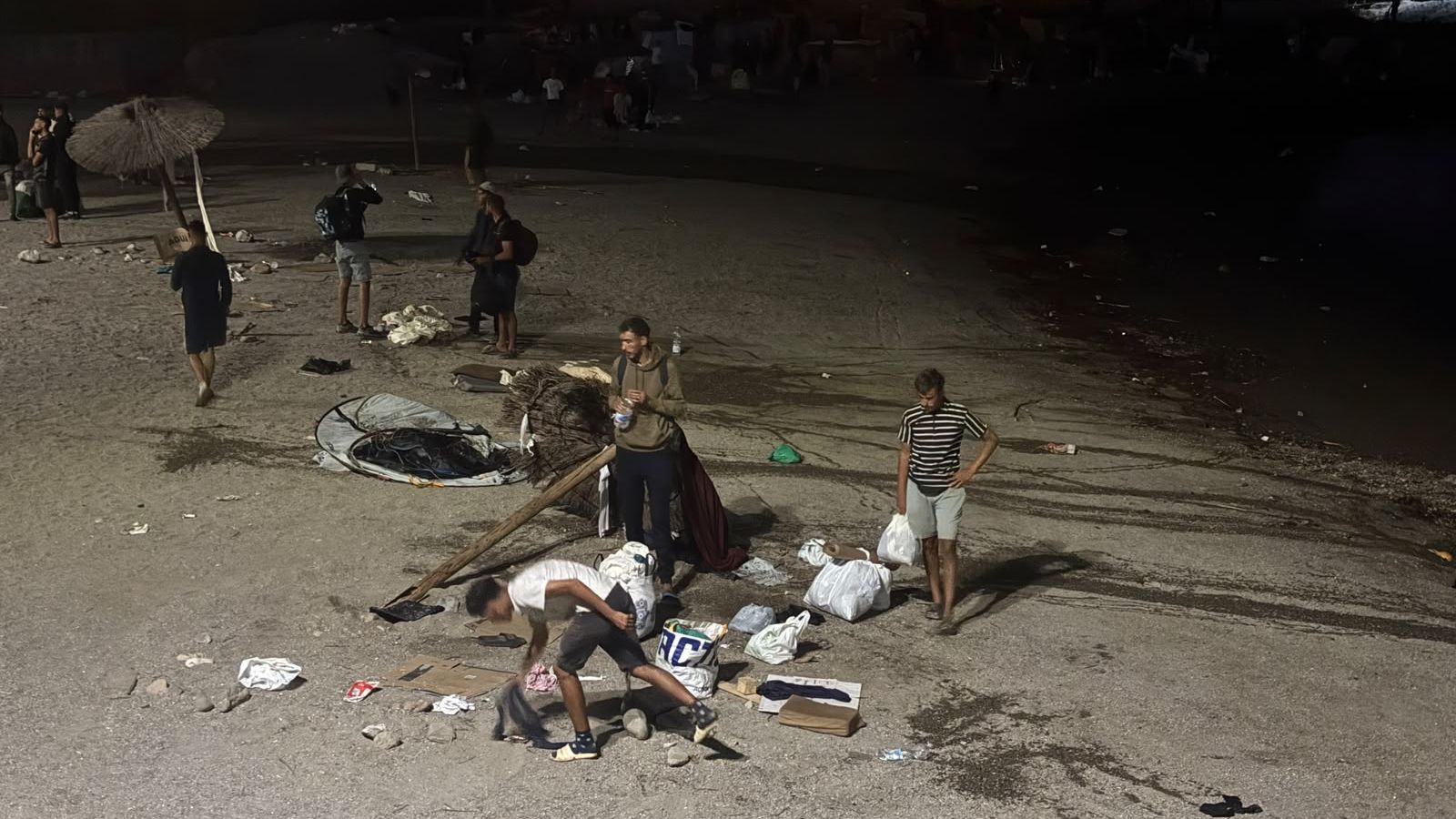 Playa de Benítez tras los disturbios