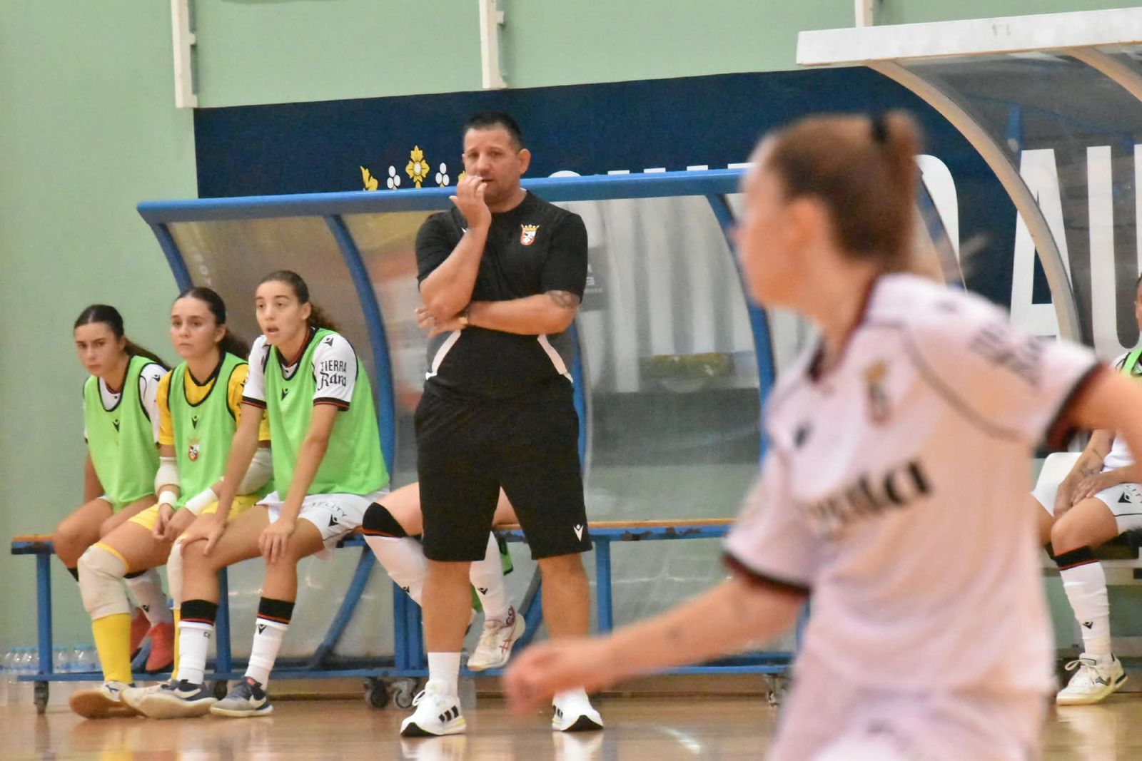 El Ceuta femenino deja escapar una merecida victoria en su debut en casa