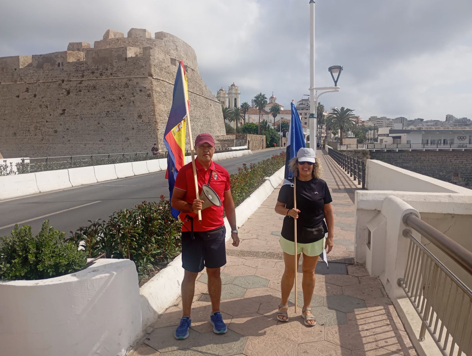 Ceuta vuelve a echarse a las calles para recordar que "Un caballa nunca se rinde"