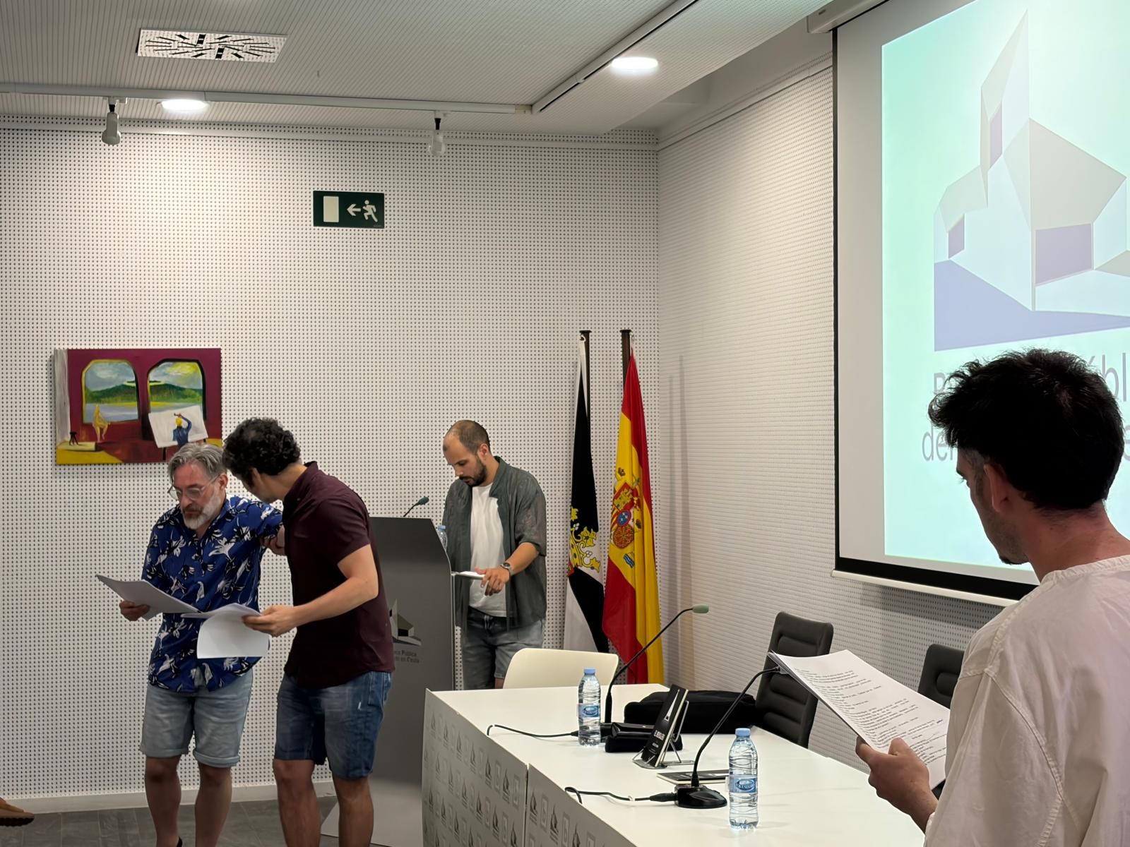 Niños y mayores aprenden y disfrutan de la penúltima jornada de Feria del Libro