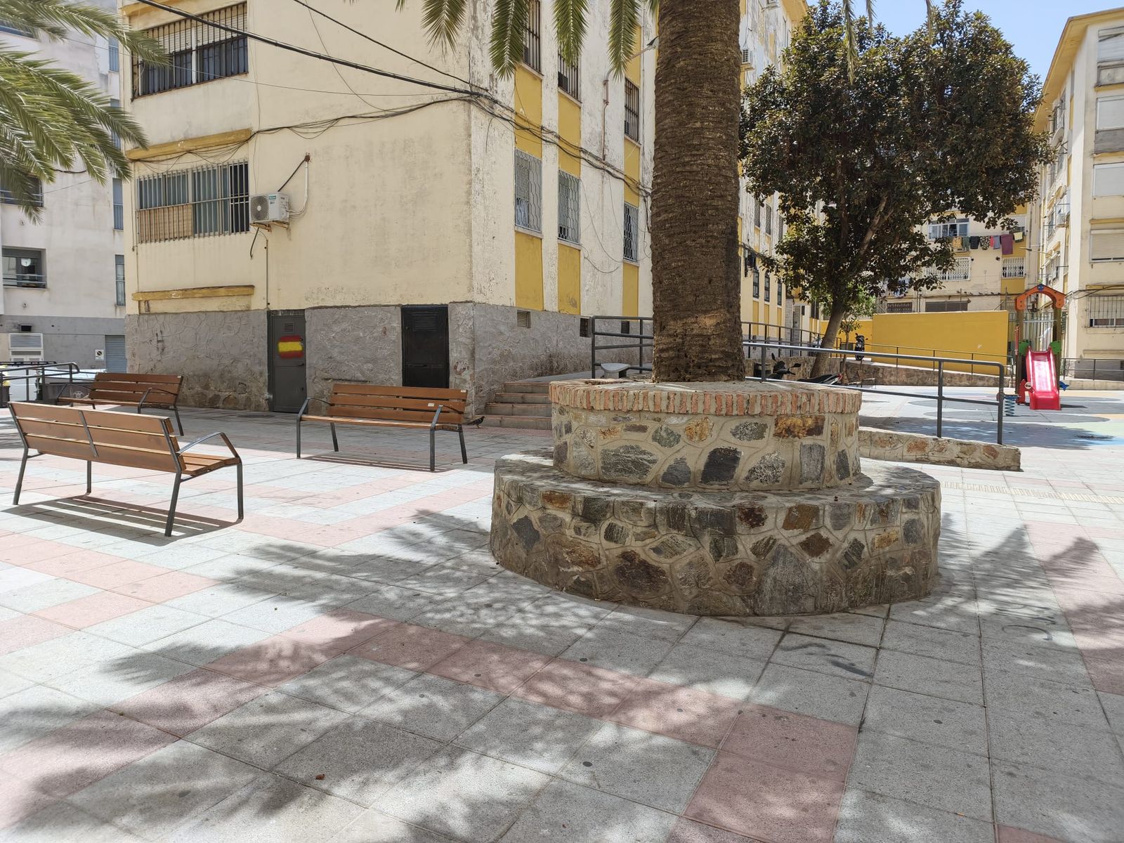 Plazoleta donde ocurrieron los hechos en la barriada de Zurrón