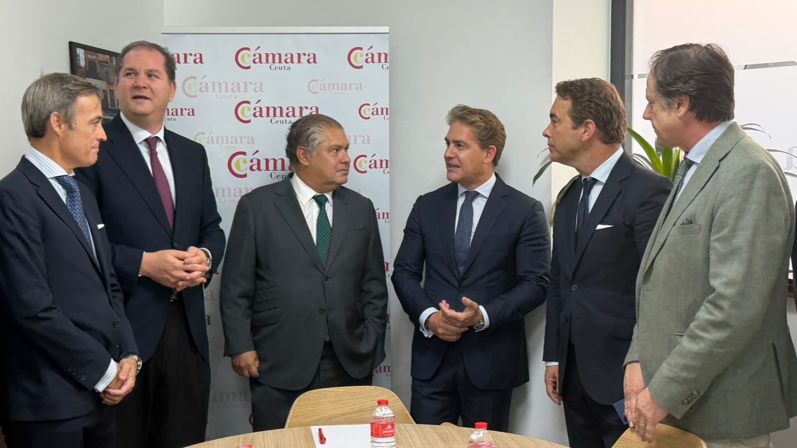 Reunión con representantes de la Cámara de Comercio