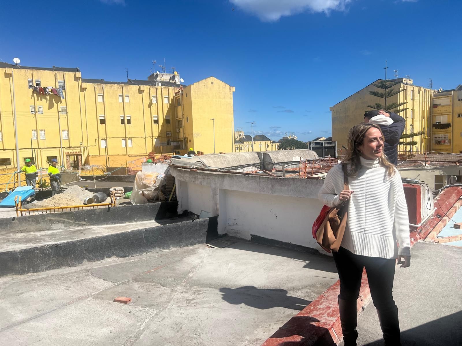 La consejera Pilar Orozco en la visita a la Escuela Infantil Juan Carlos I