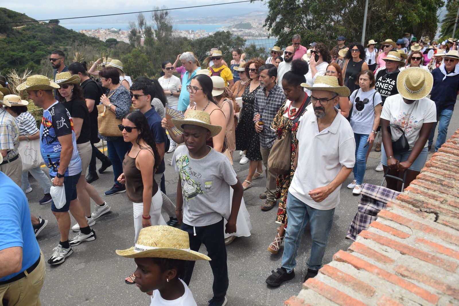 Tradición, fe y calor: Ceuta se vuelca con San Antonio
