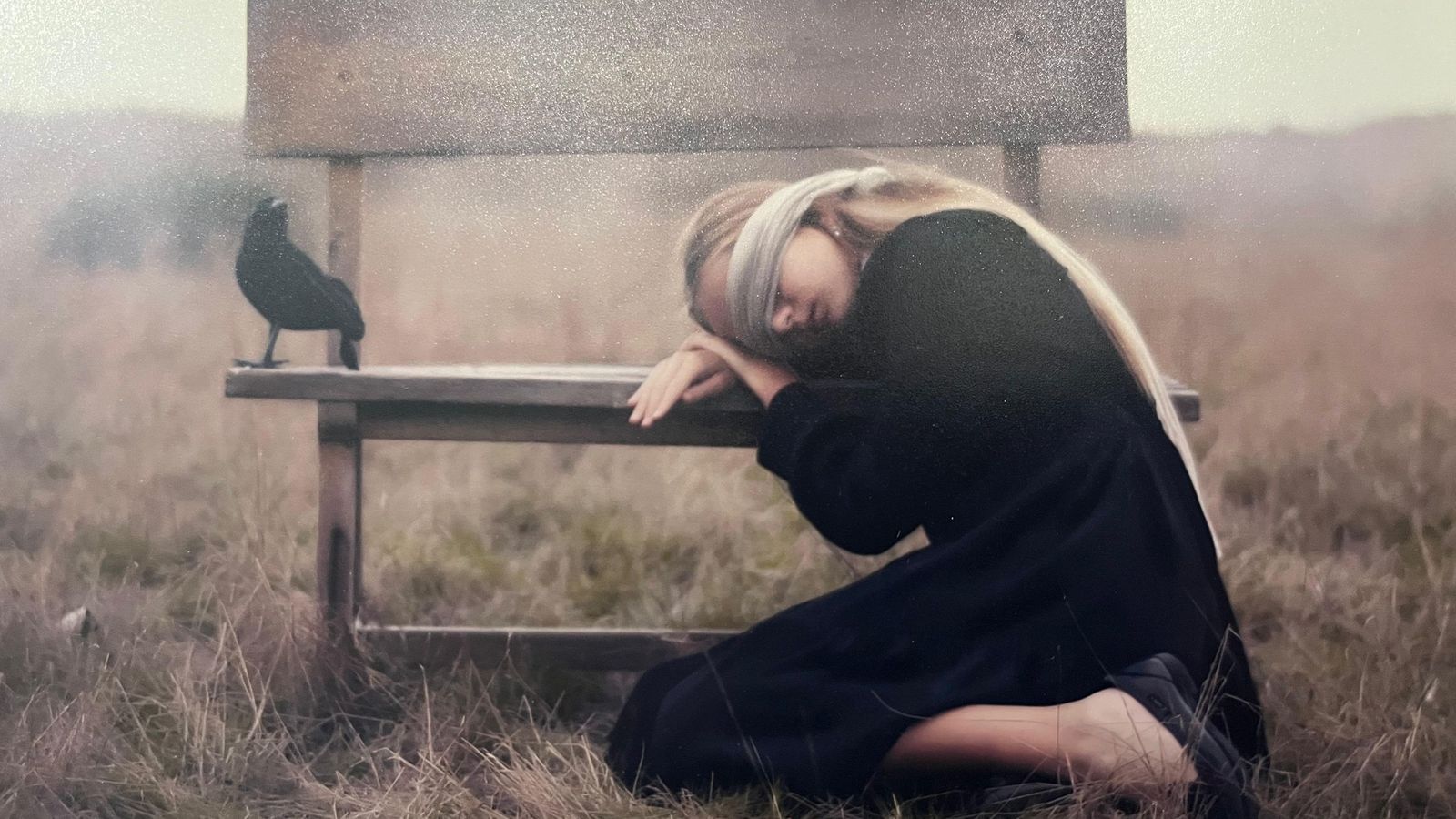 Inauguración de la exposición 'Gafas de color violeta' de la asociación Miradas