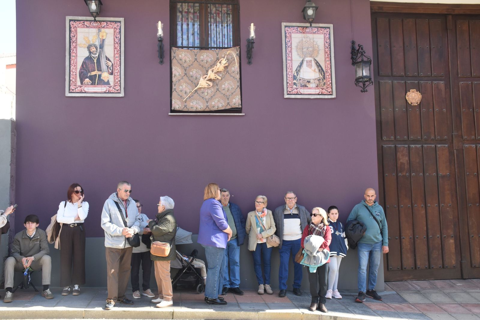 La Amargura: andares de barrio para un Miércoles Santo soleado
