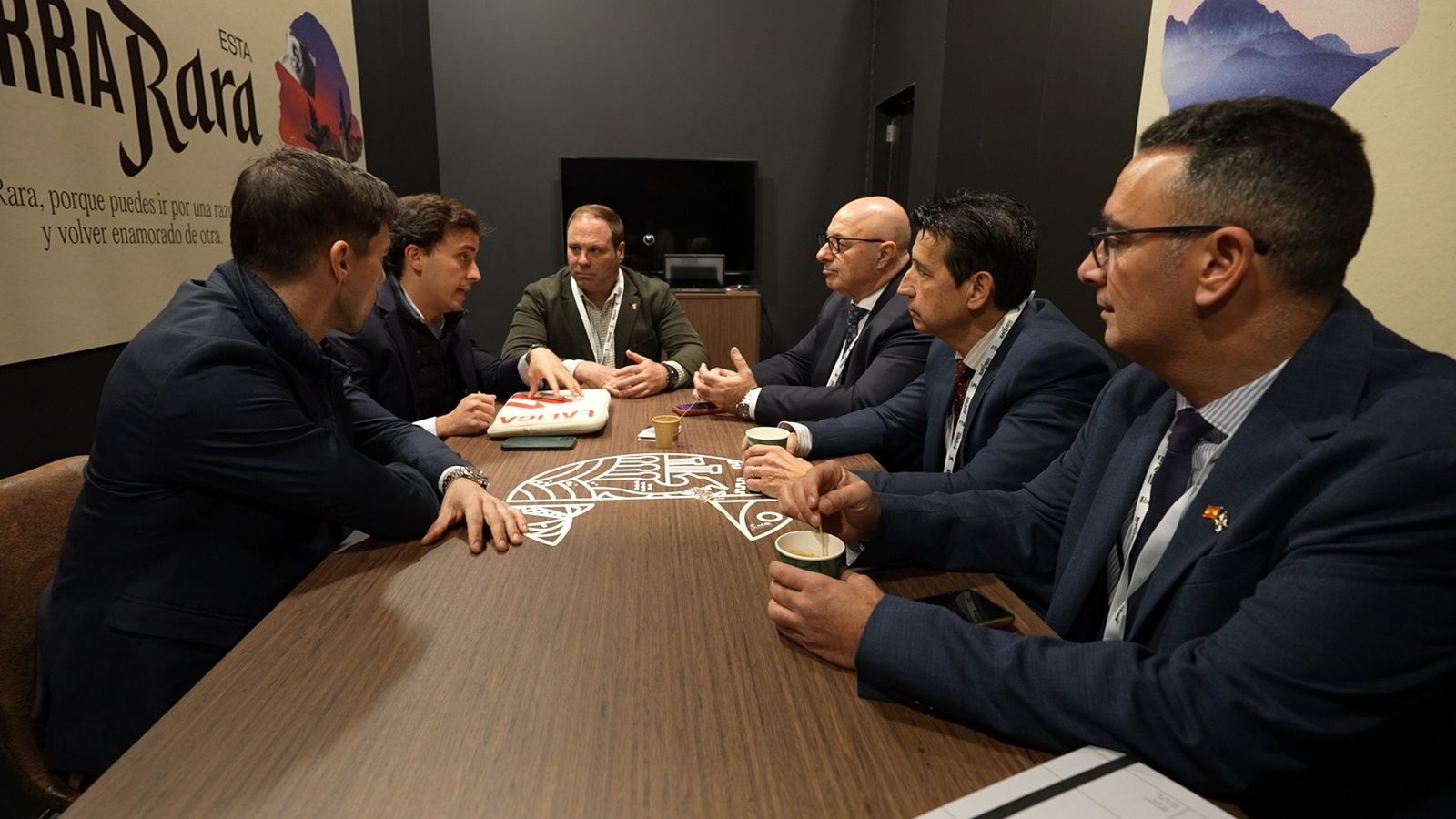 Ceuta inicia su participación en FITUR asistiendo al homenaje a las víctimas de Adamuz en el stand de Andalucía