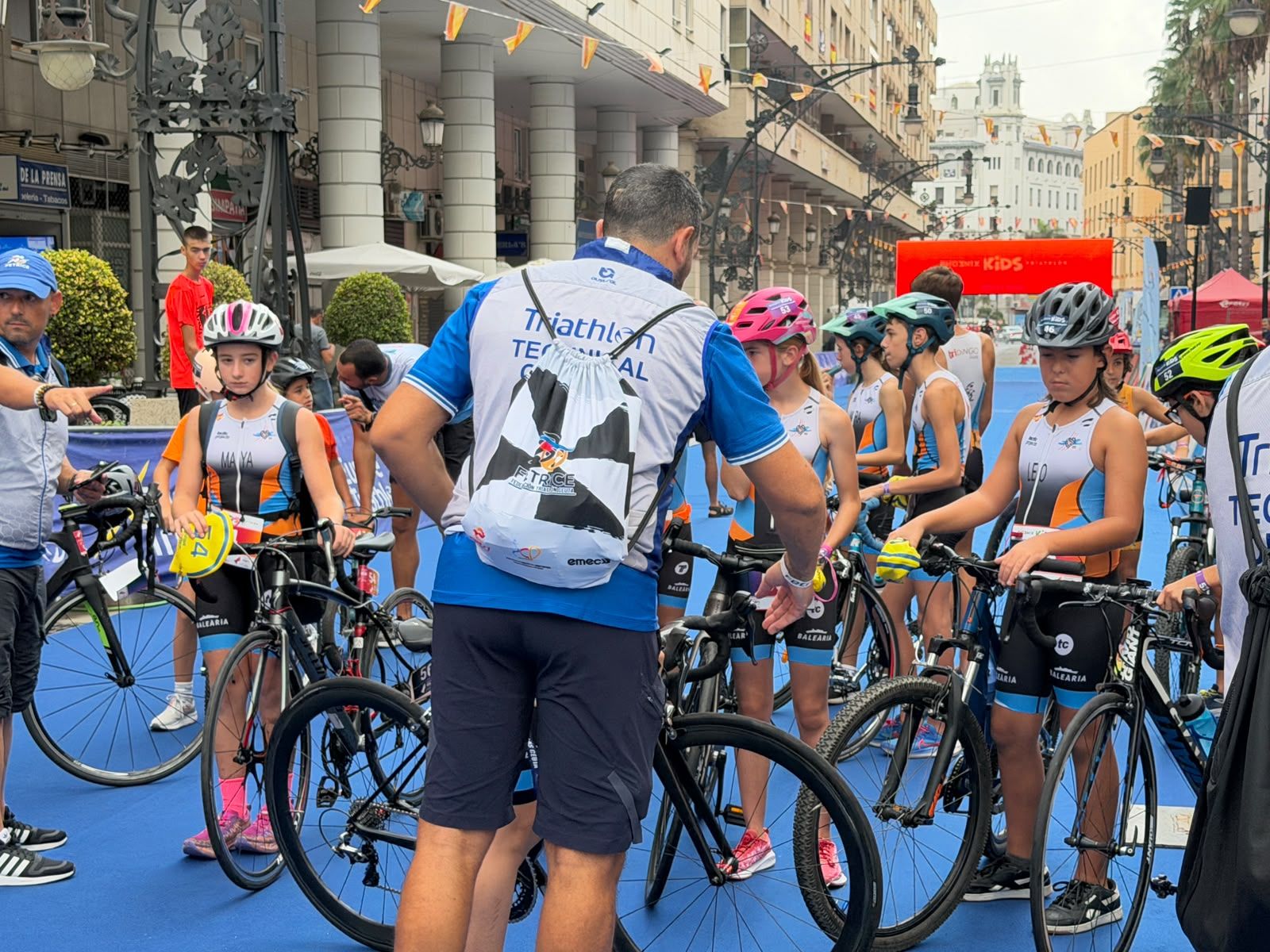 Los aficionados al triatlón en Ceuta se reúnen para participar en el Acuatlón Popular 'Juan Mur' y en la Phoenix Kids Triathlon