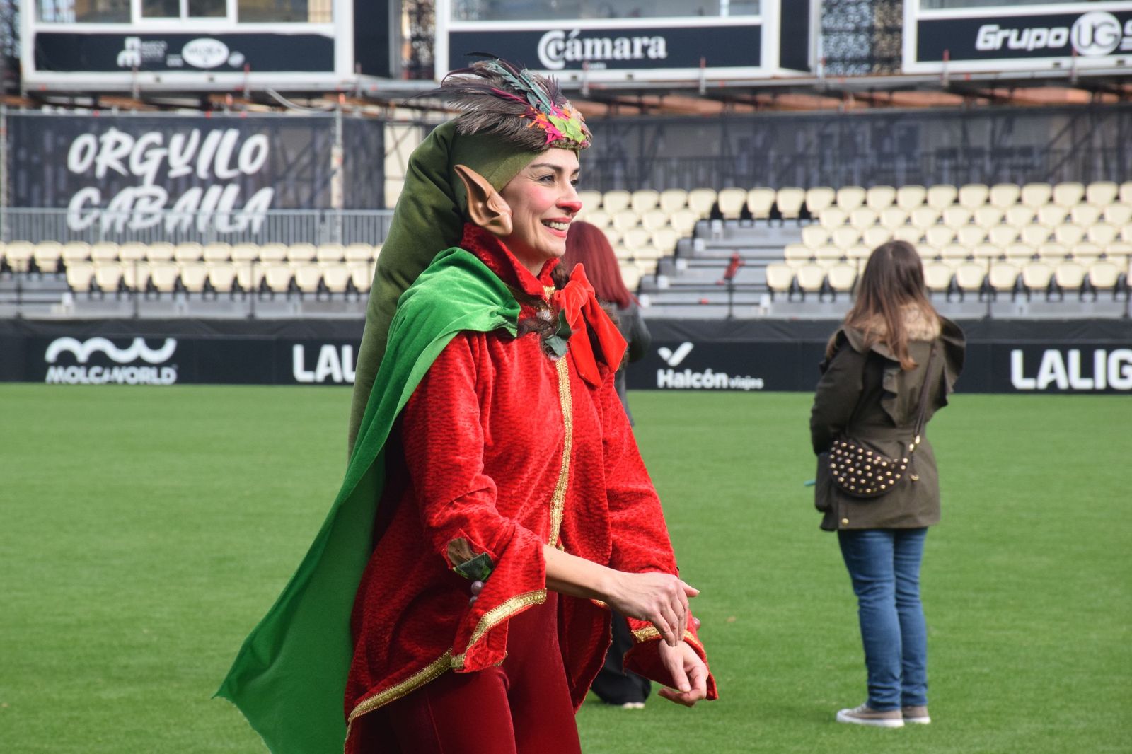 Los Reyes Magos aterrizan en el Alfonso Murube horas antes de la cabalgata
