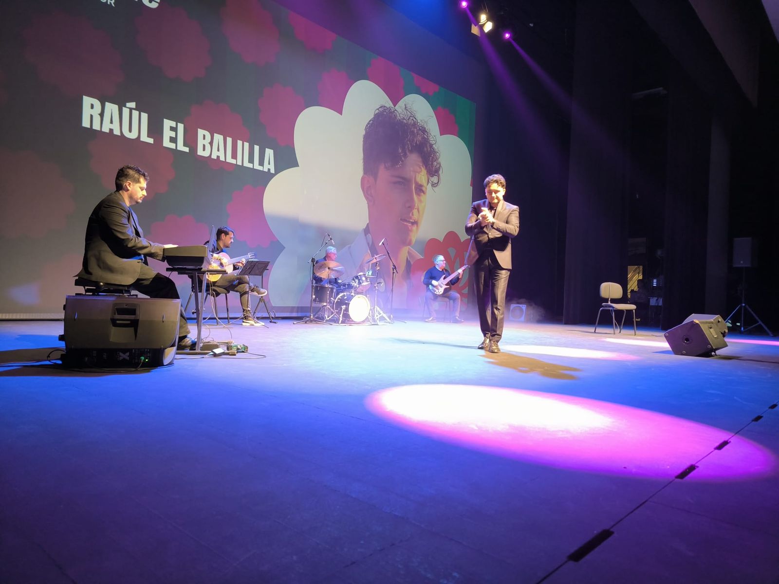 Radiolé vuelve a encender el Revellín en una noche entregada al flamenco